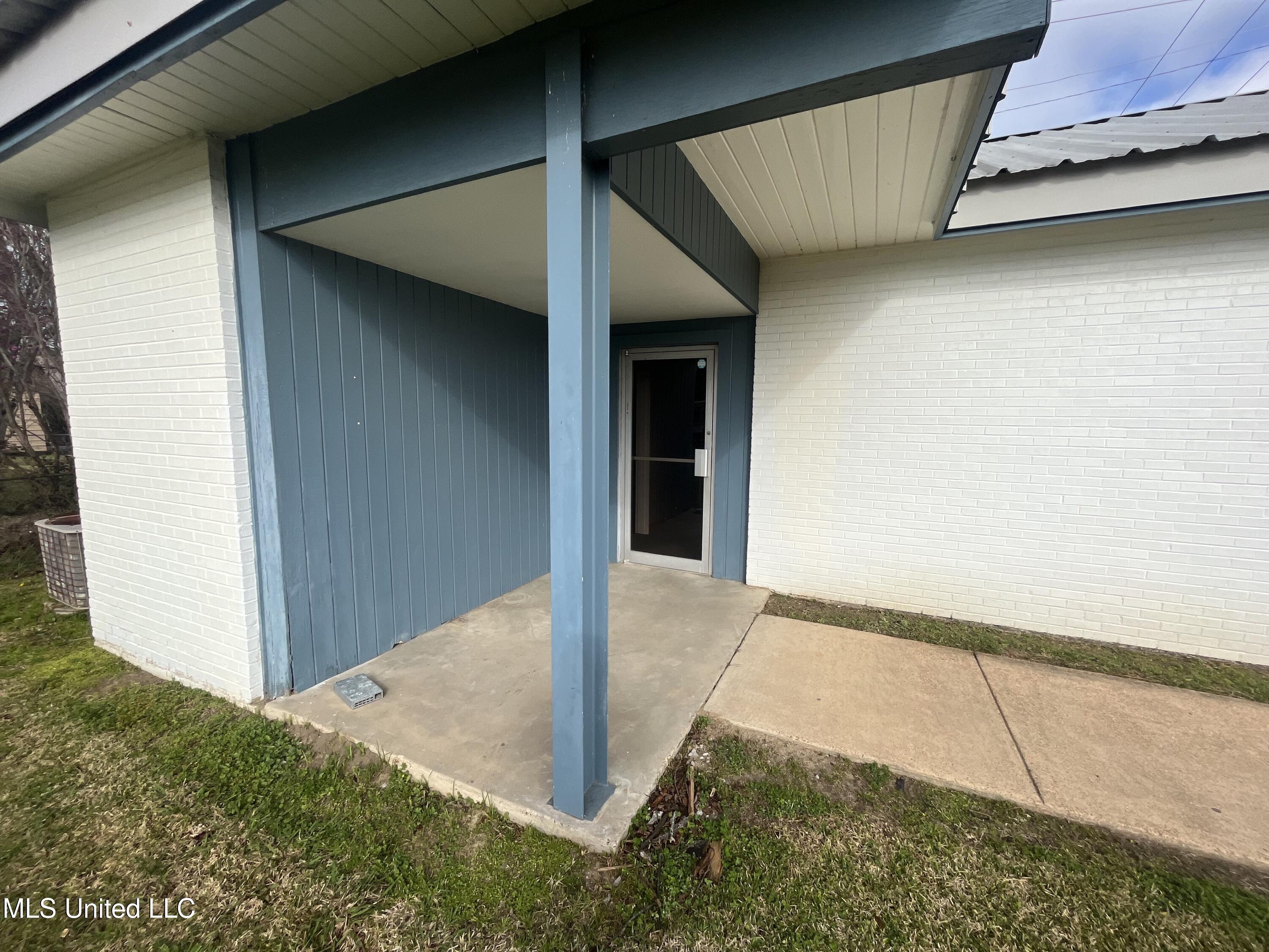 401 Lynn Street, Office #1