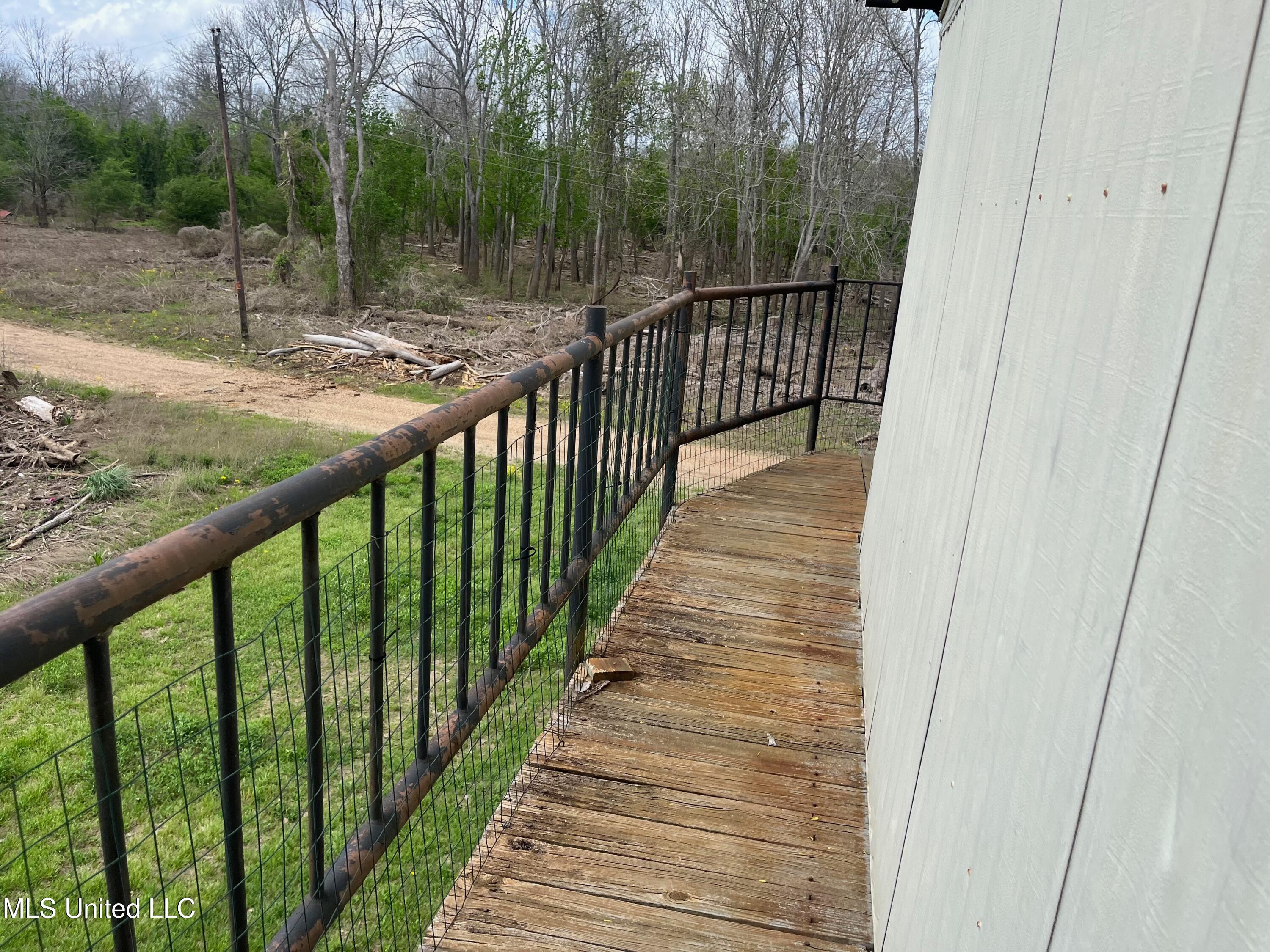 1123 Deer Park Rd. Road