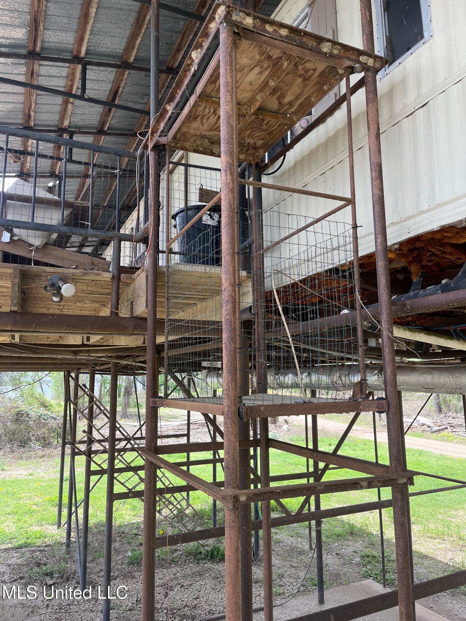 1123 Deer Park Rd. Road