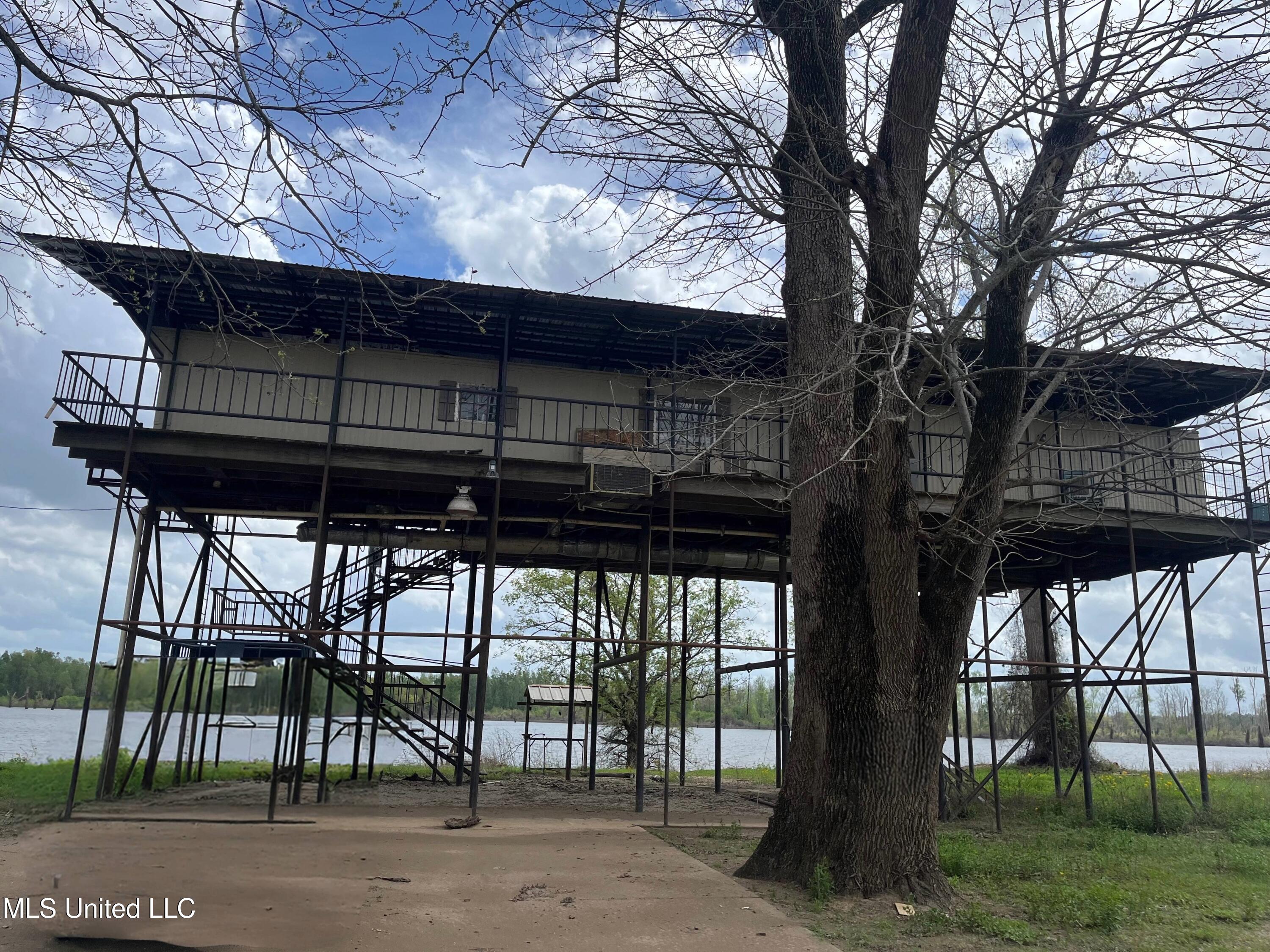 1123 Deer Park Rd. Road