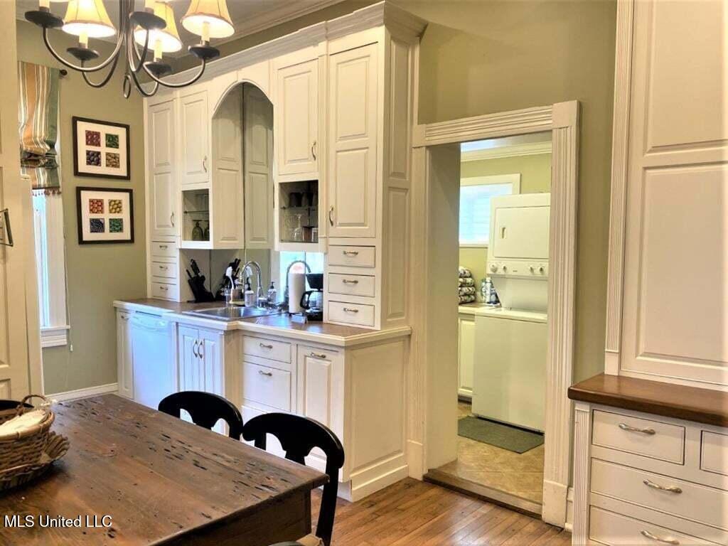 910 Washington Street