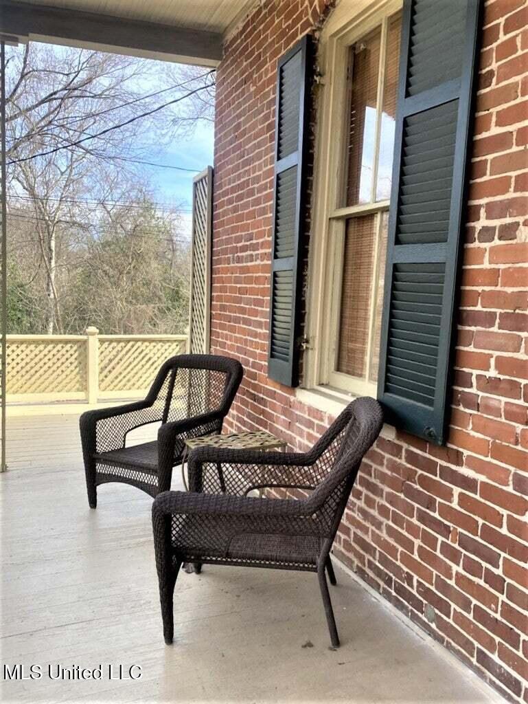 910 Washington Street