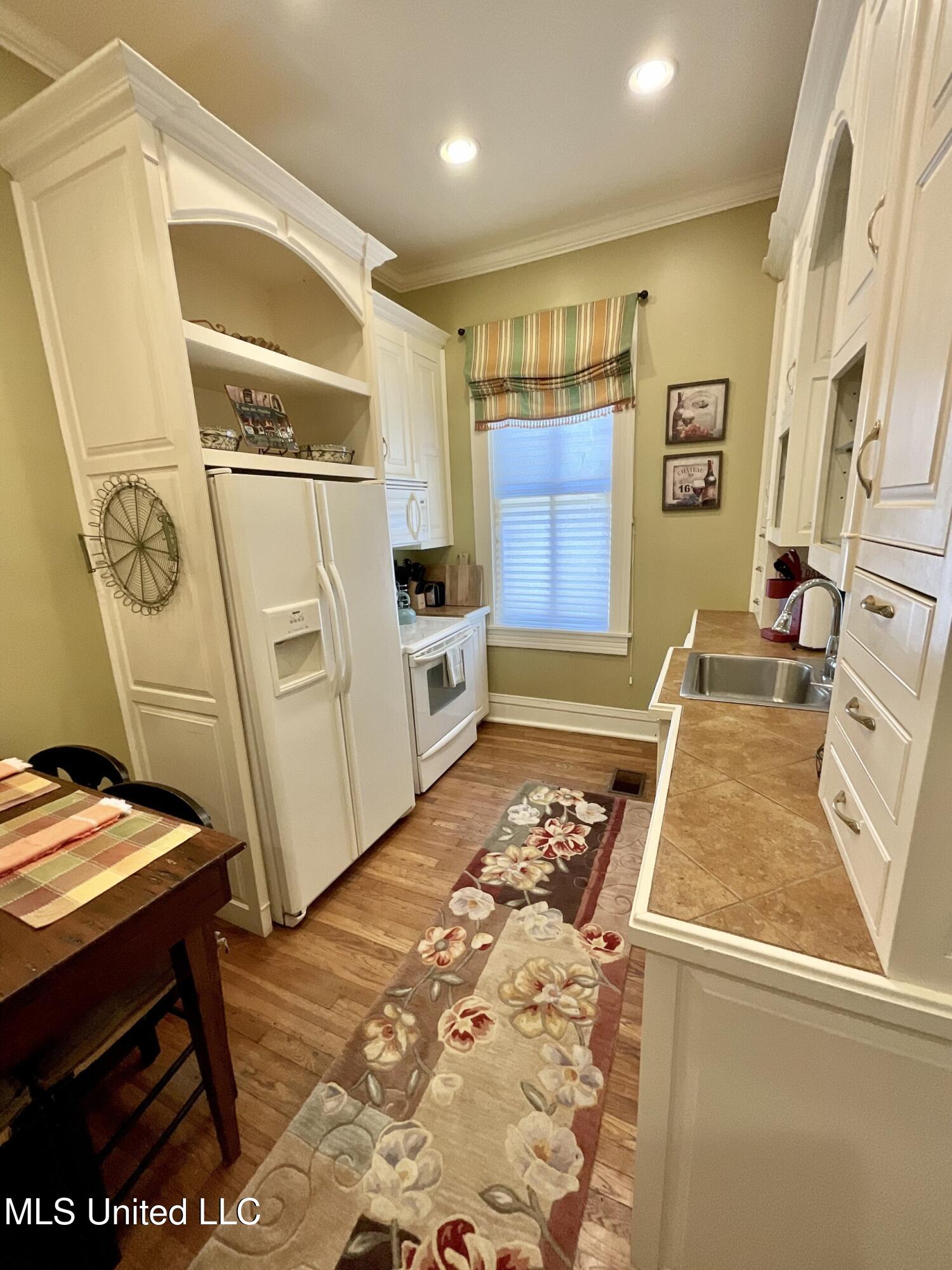 910 Washington Street