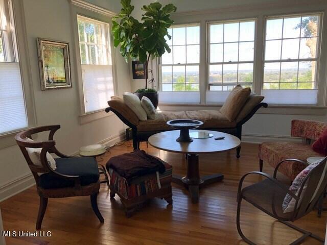 324 N Clifton Avenue