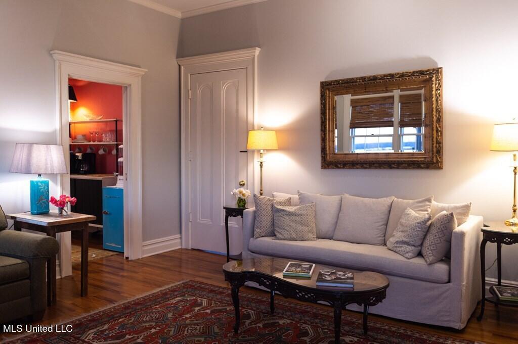 324 N Clifton Avenue