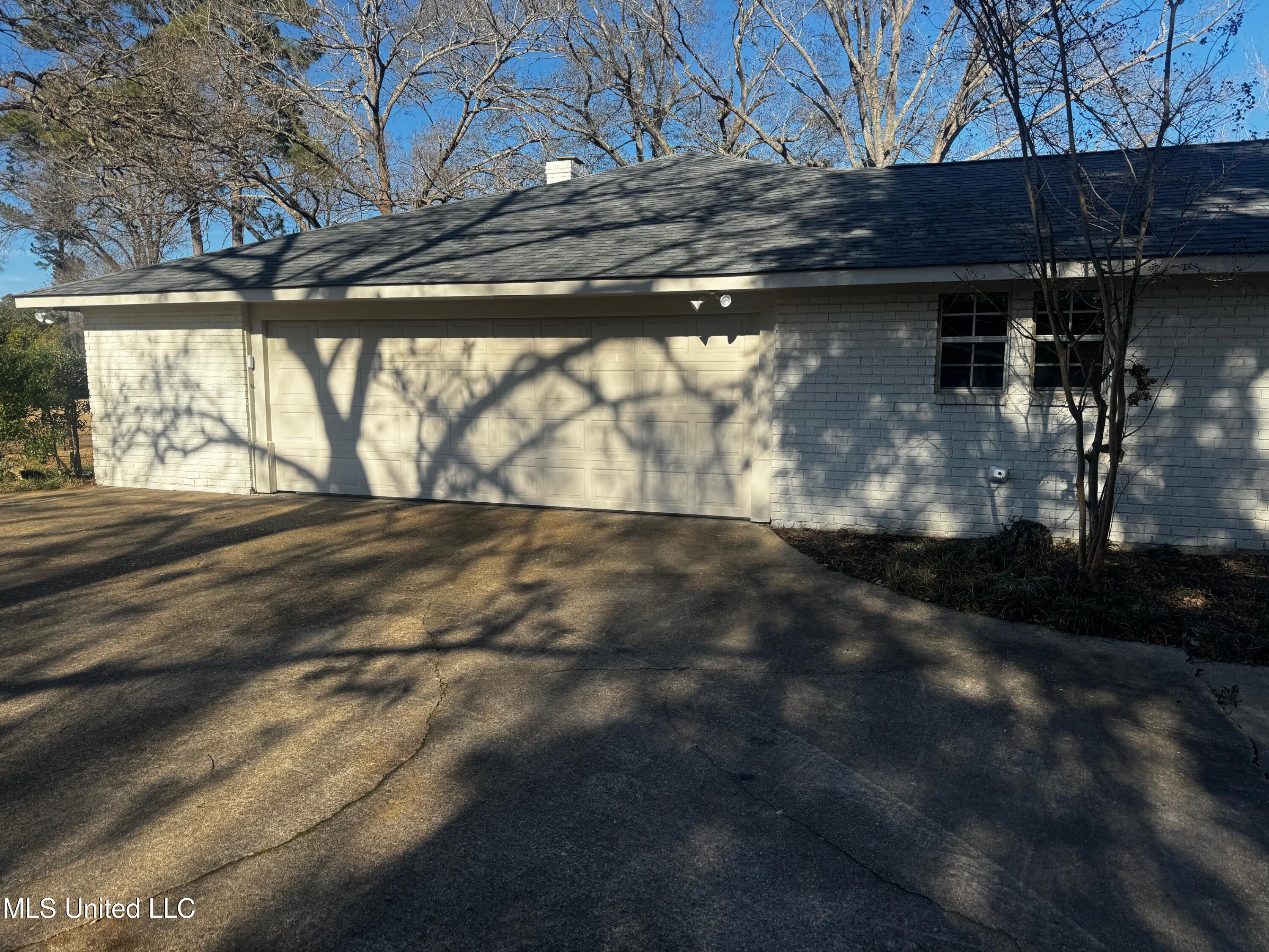 105 Arrowhead Drive