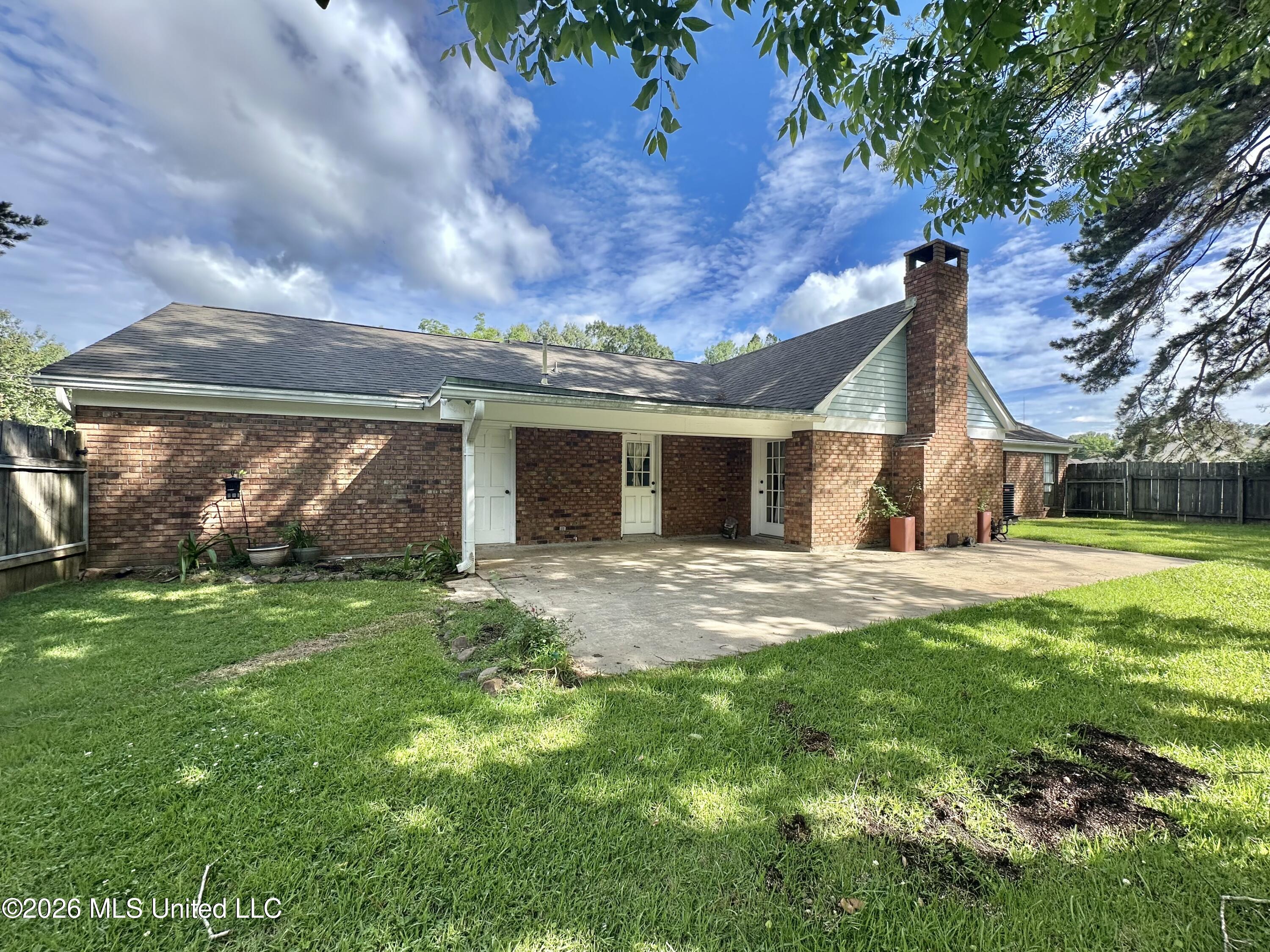 116 Rollingwood Drive