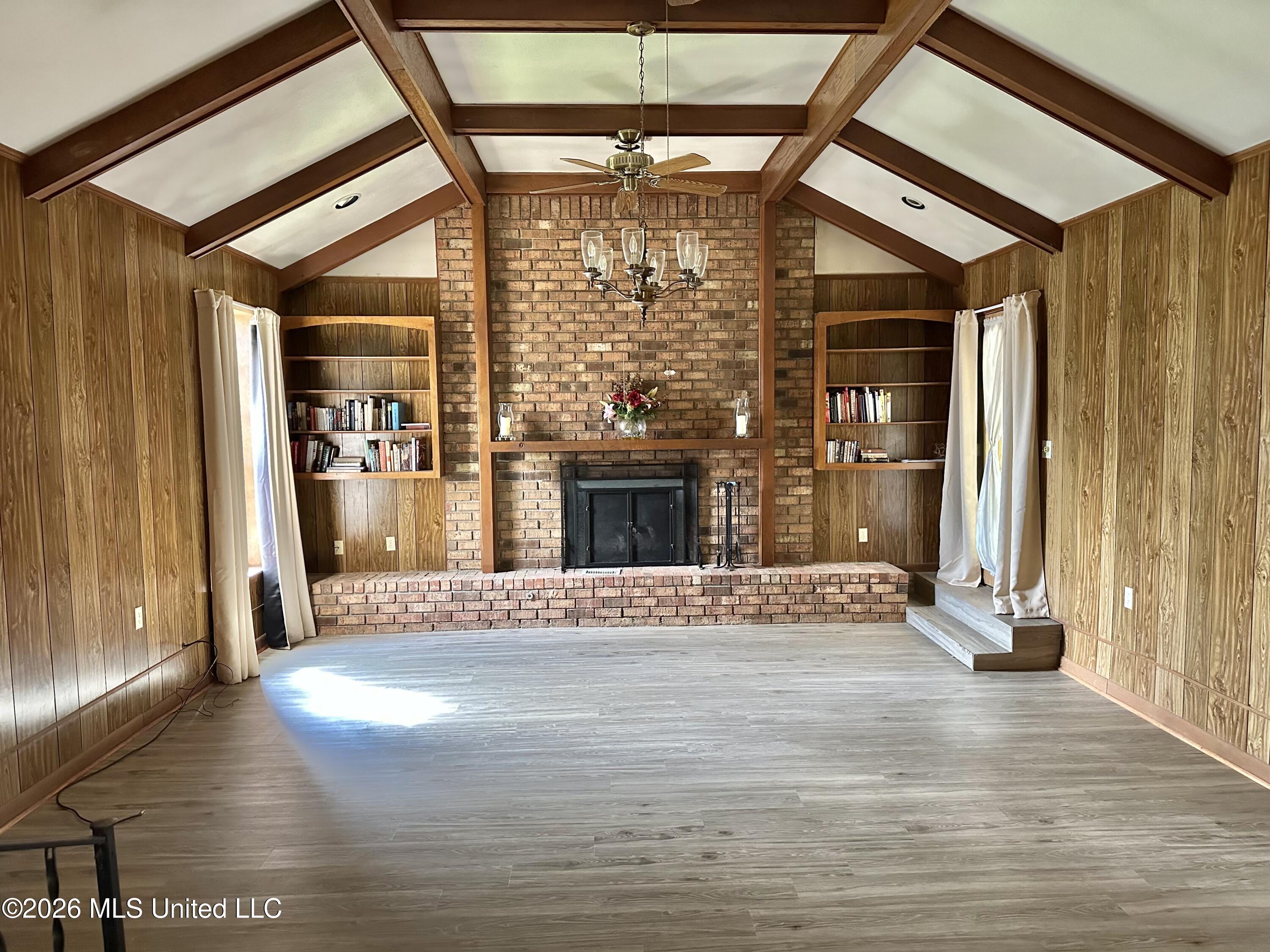 116 Rollingwood Drive