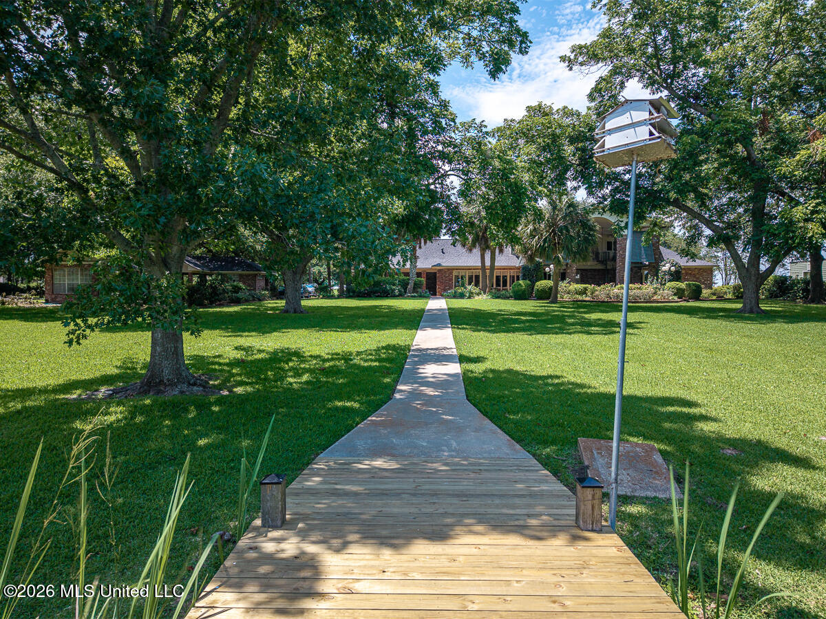 157 Par Rd 1b-94 - Lakeshore Drive
