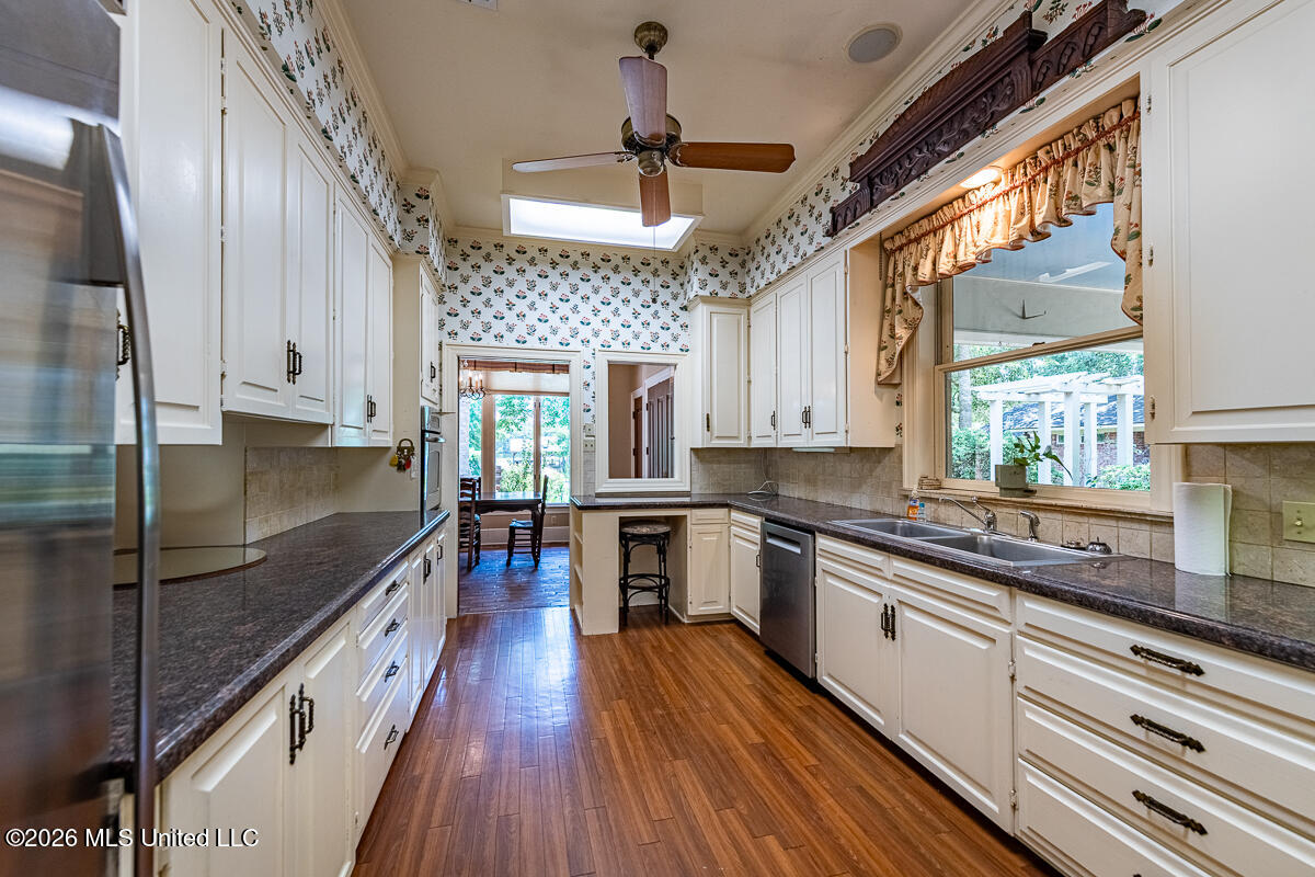 157 Par Rd 1b-94 - Lakeshore Drive
