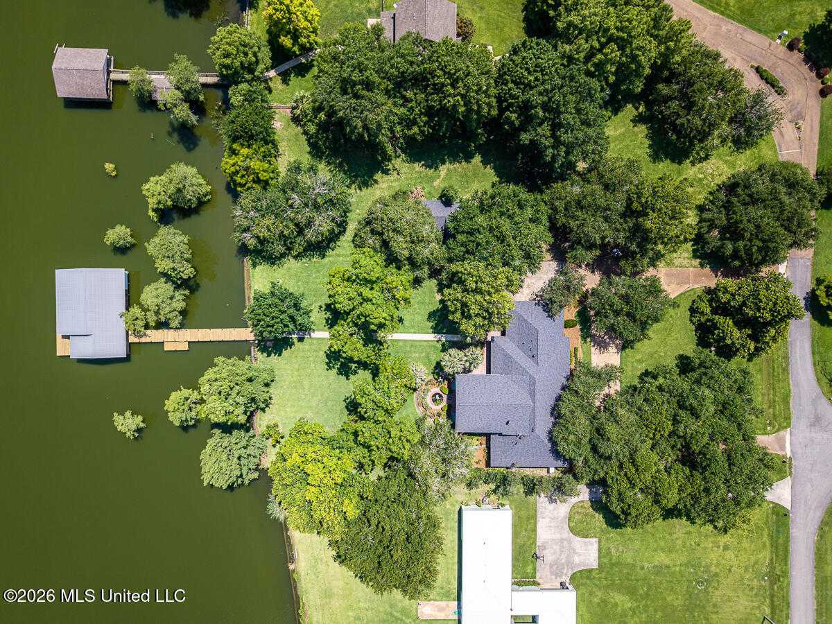 157 Par Rd 1b-94 - Lakeshore Drive