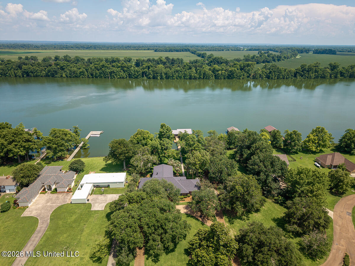157 Par Rd 1b-94 - Lakeshore Drive