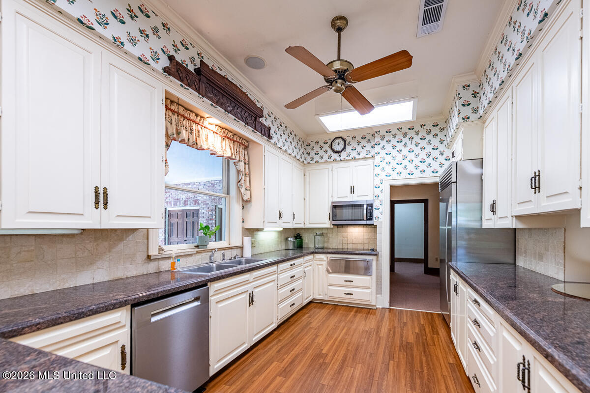 157 Par Rd 1b-94 - Lakeshore Drive