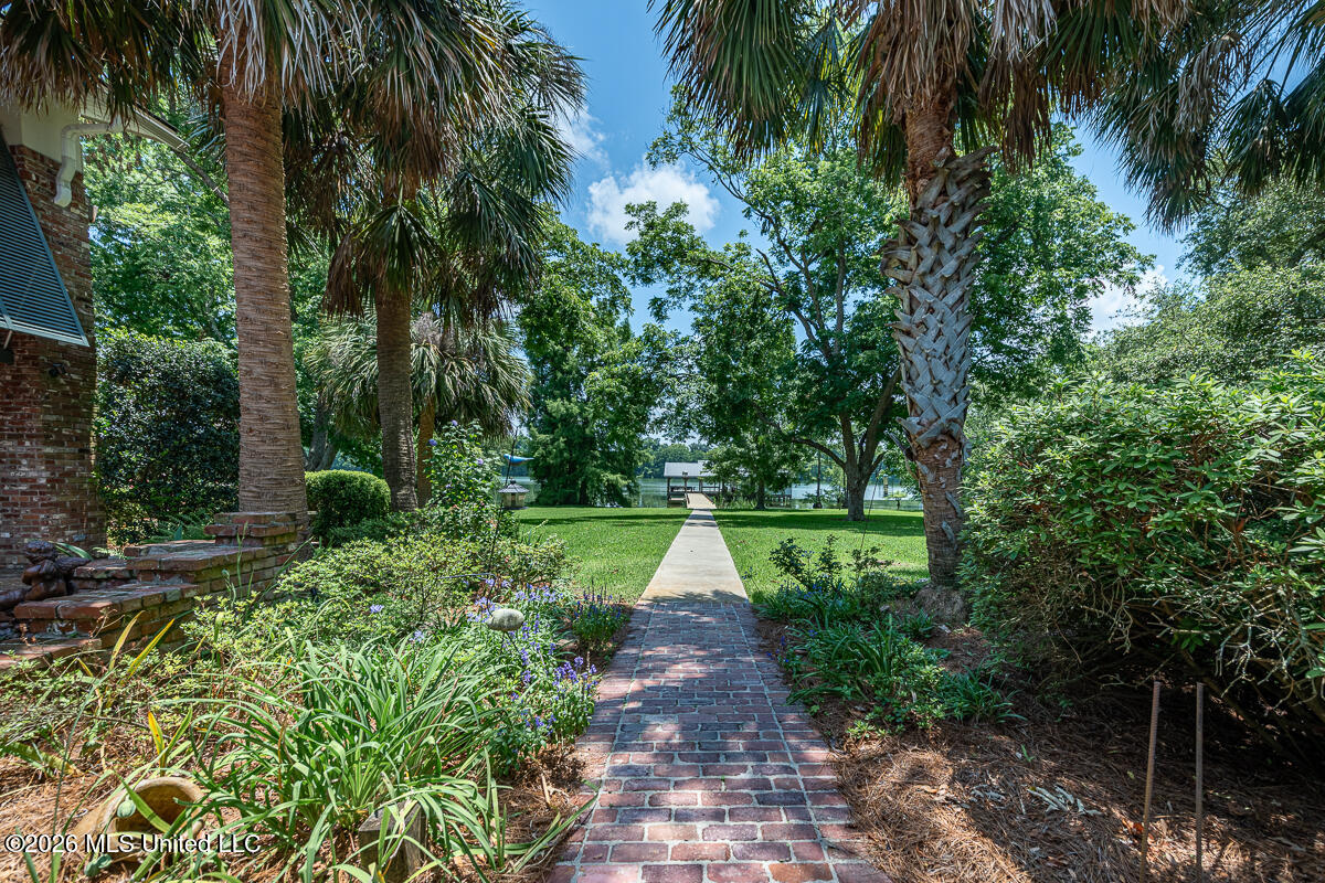 157 Par Rd 1b-94 - Lakeshore Drive