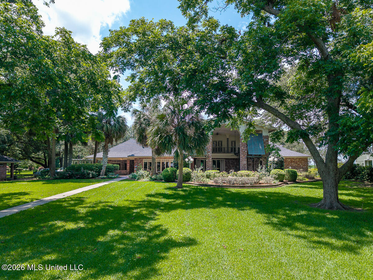 157 Par Rd 1b-94 - Lakeshore Drive