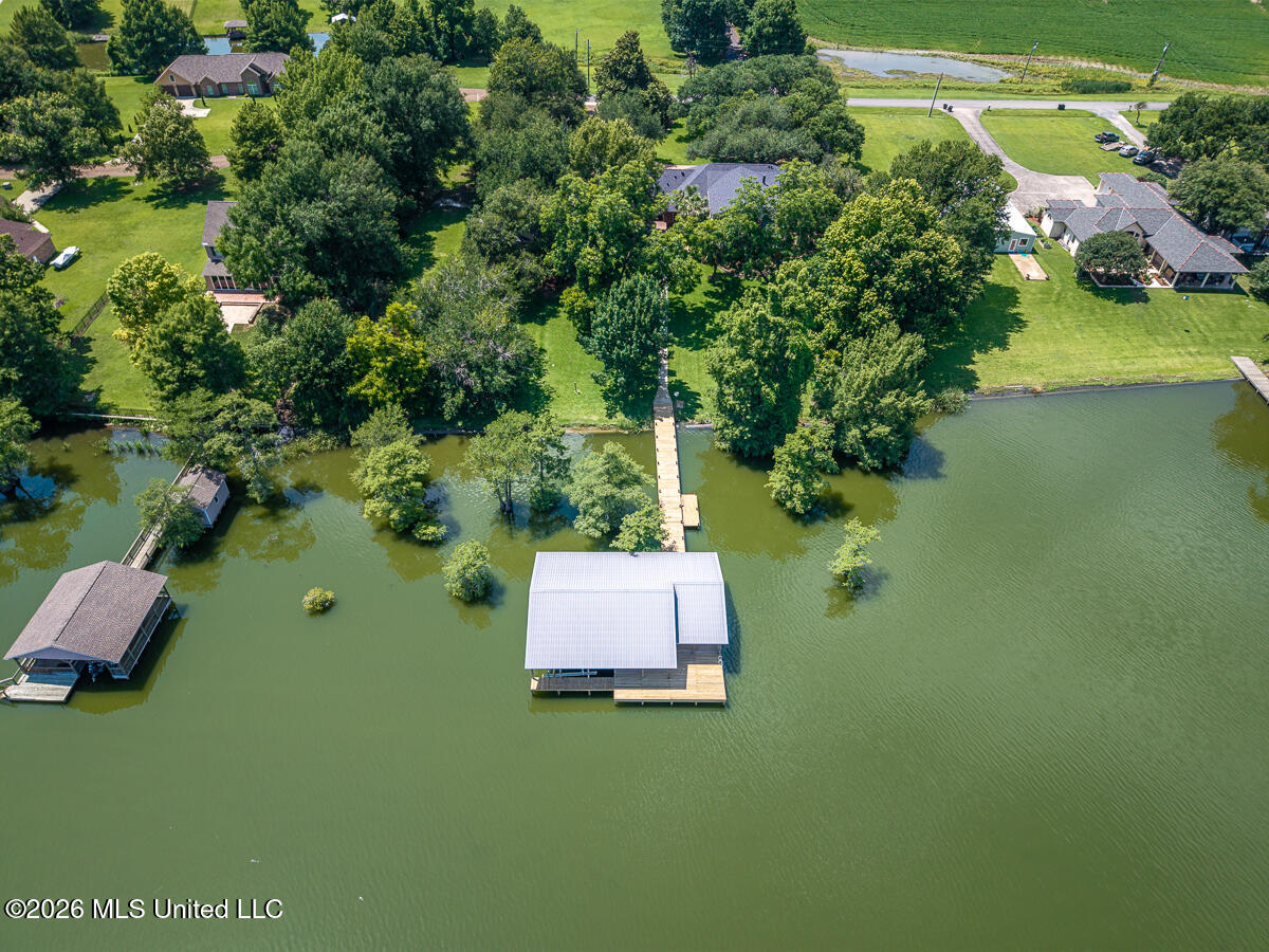 157 Par Rd 1b-94 - Lakeshore Drive