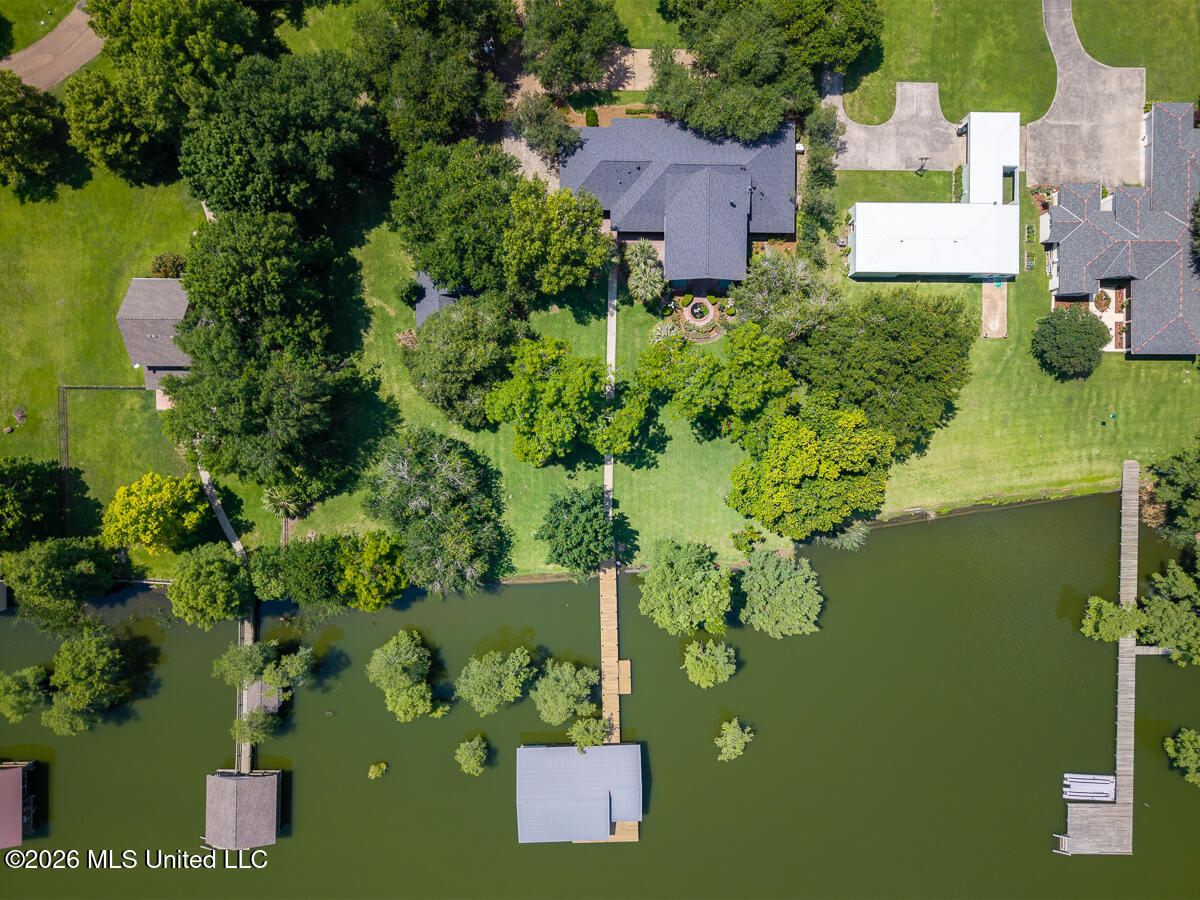 157 Par Rd 1b-94 - Lakeshore Drive