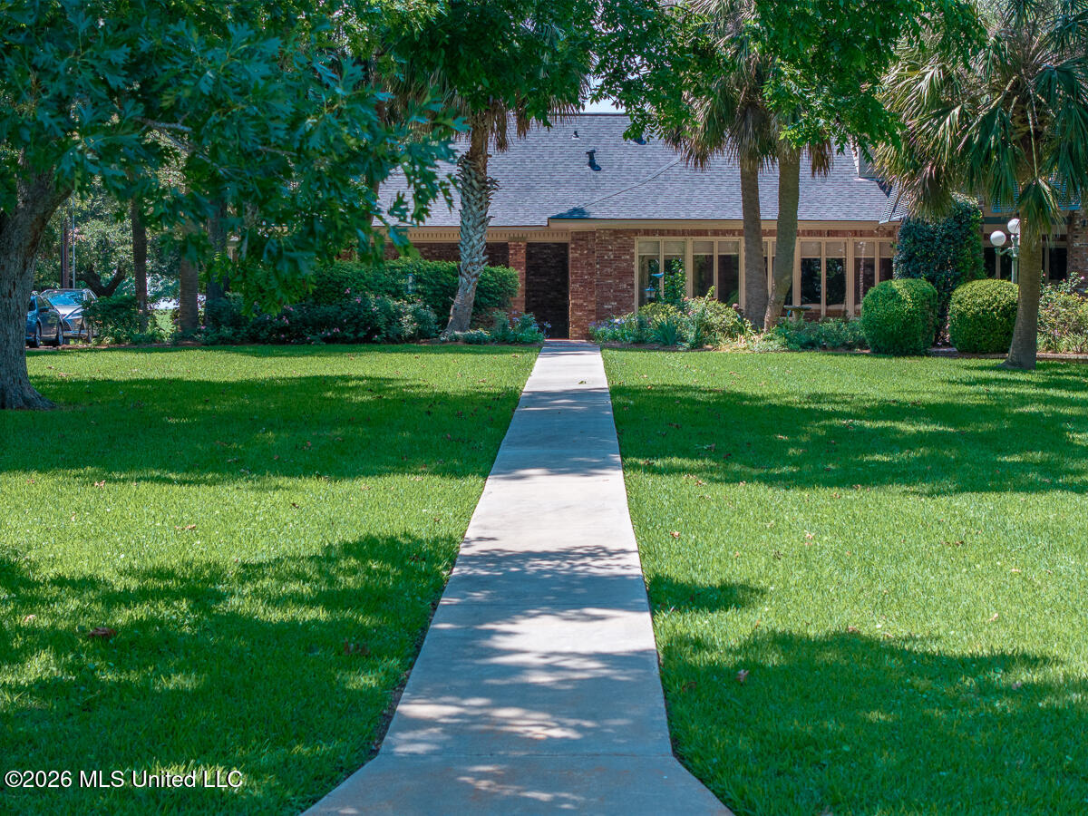 157 Par Rd 1b-94 - Lakeshore Drive