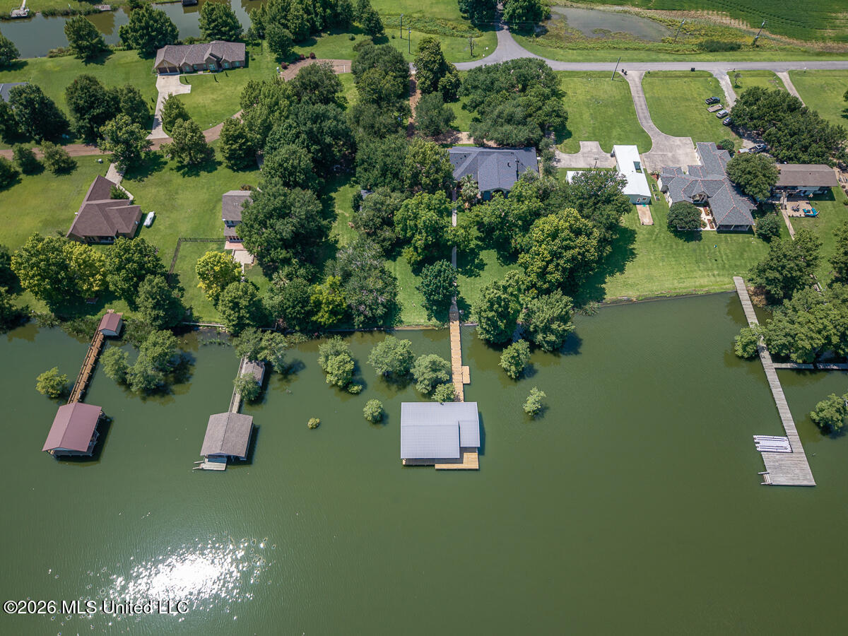 157 Par Rd 1b-94 - Lakeshore Drive