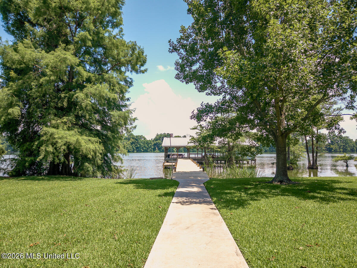 157 Par Rd 1b-94 - Lakeshore Drive