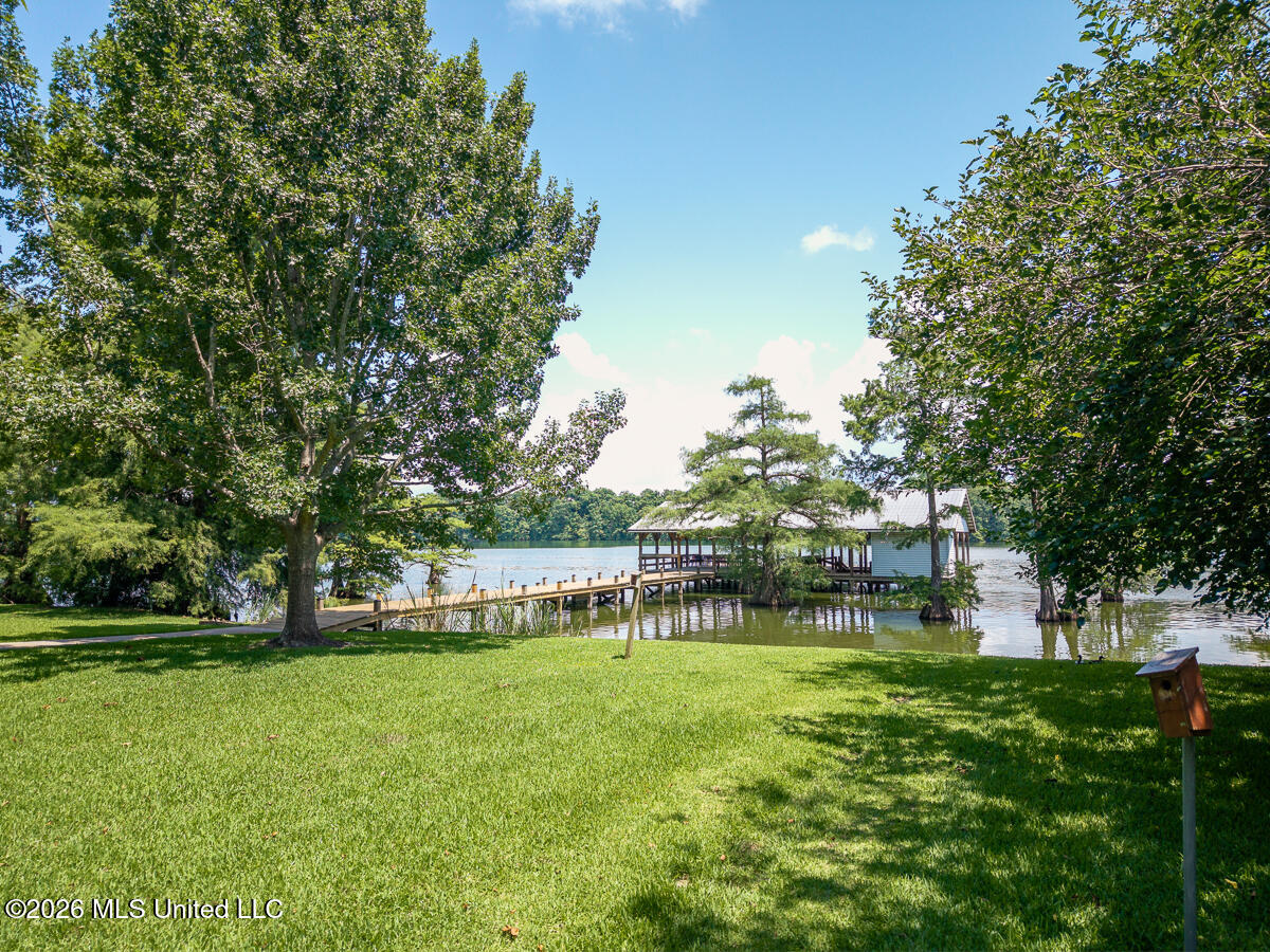 157 Par Rd 1b-94 - Lakeshore Drive