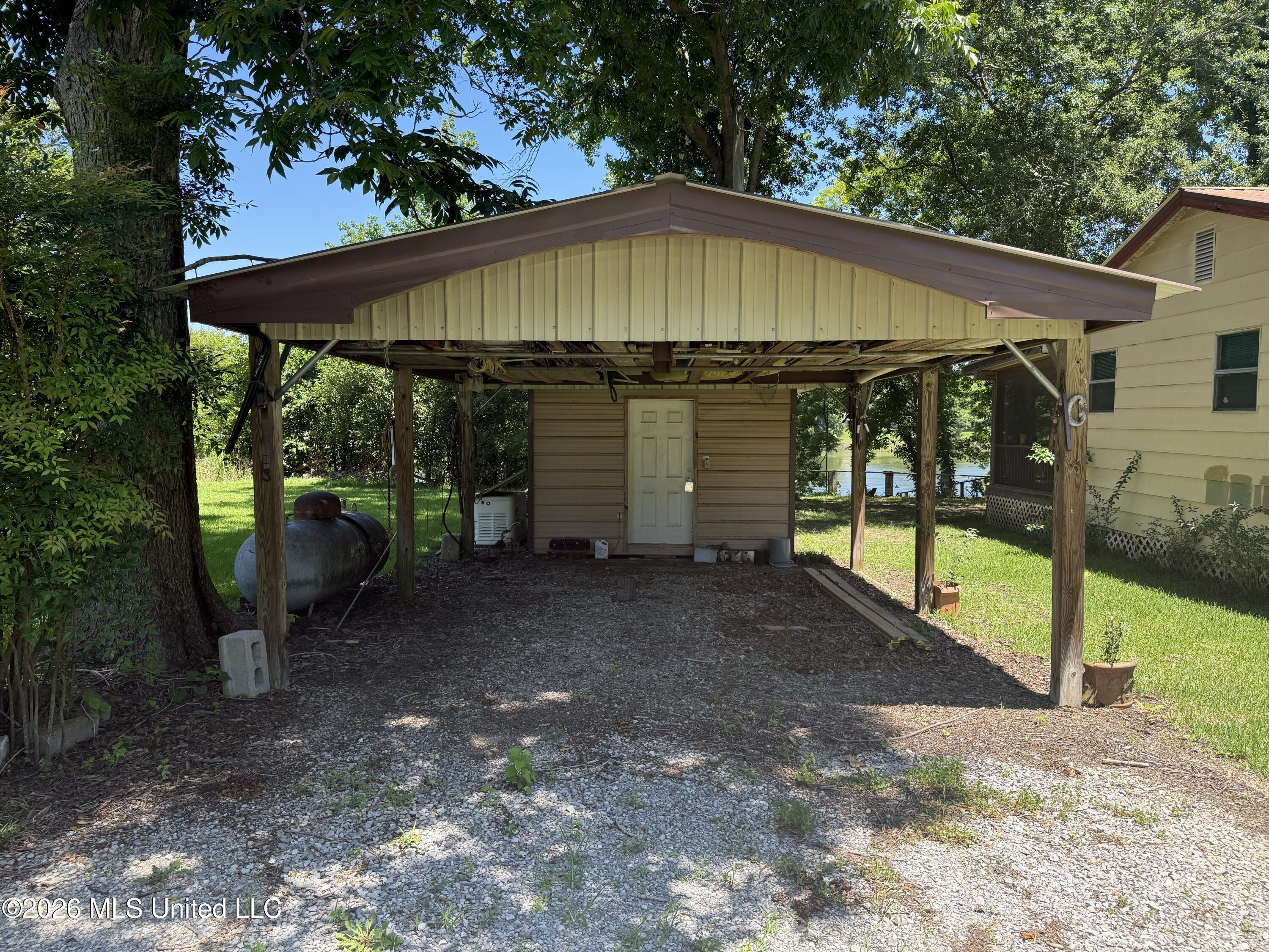 7083 Hwy 129