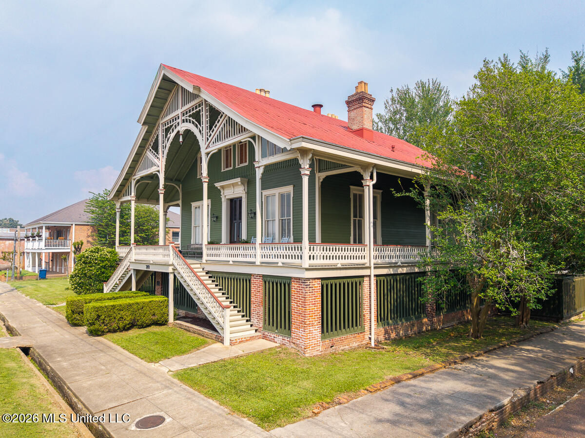209 S Broadway Street