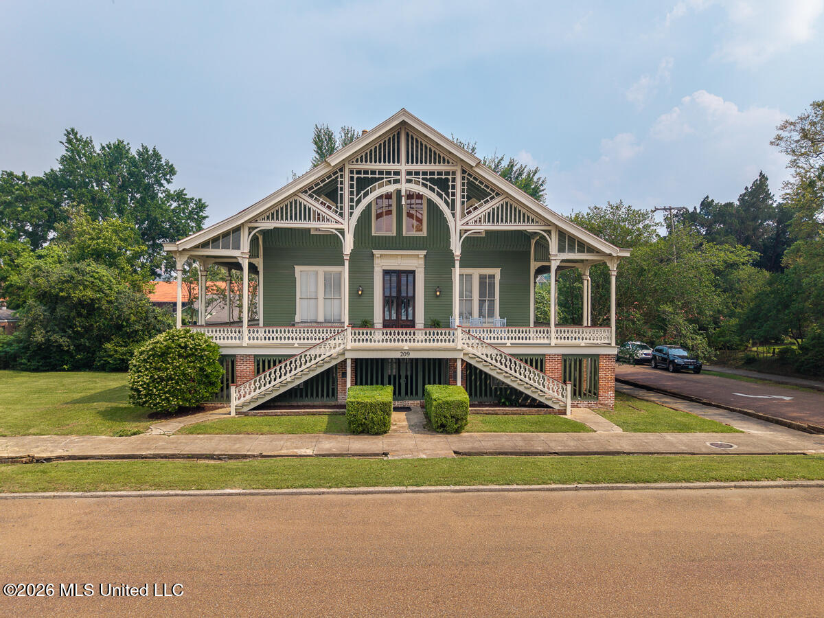 209 S Broadway Street