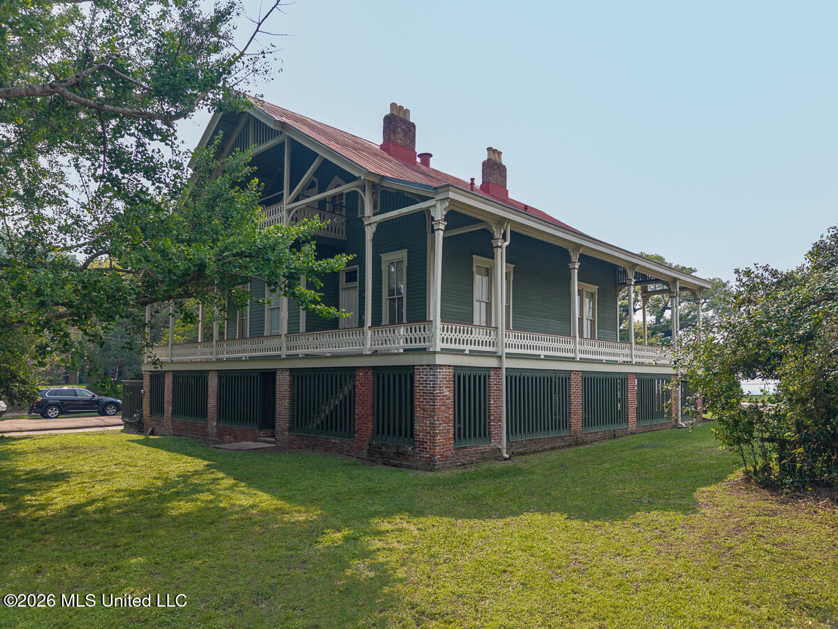 209 S Broadway Street