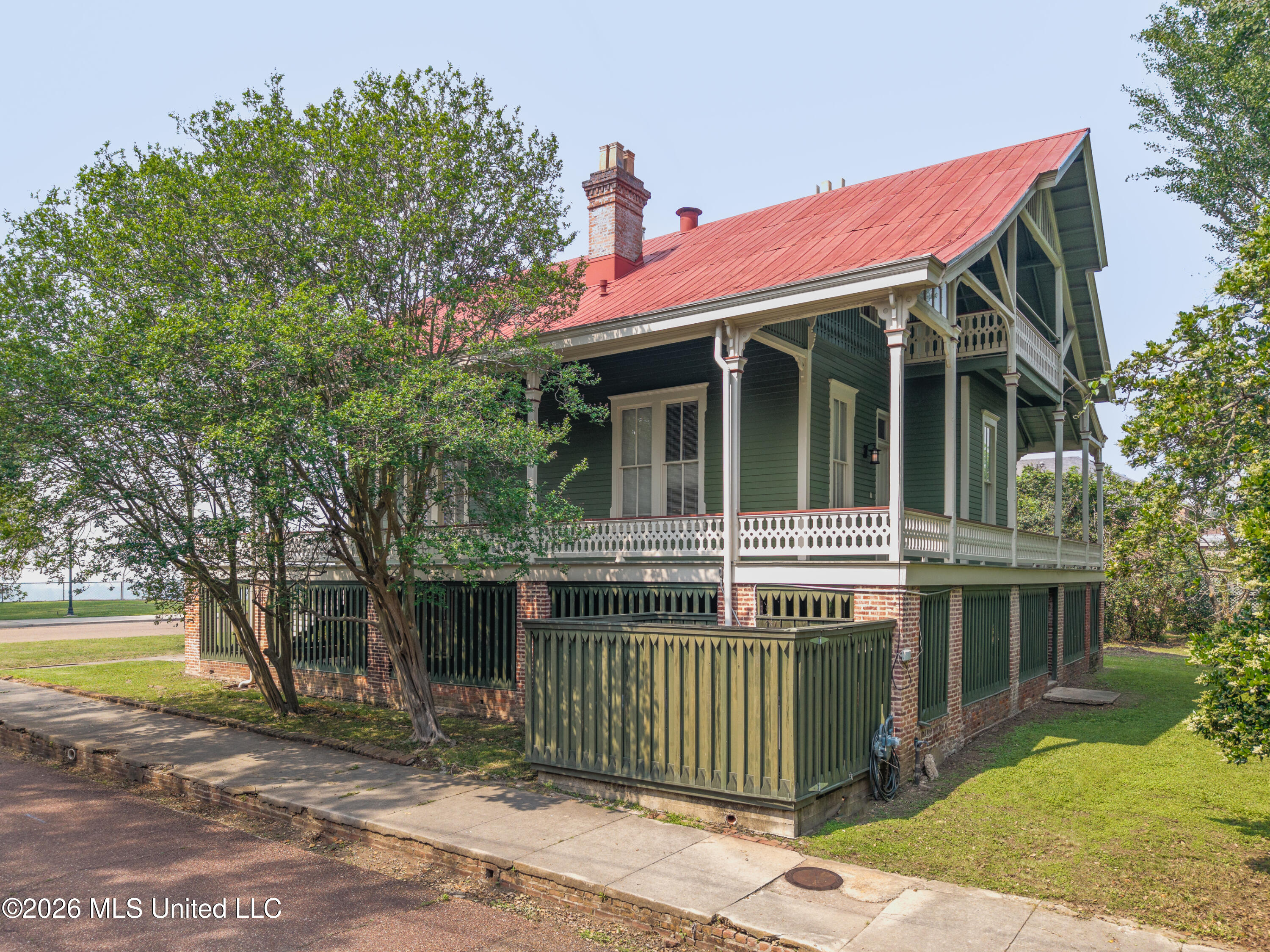 209 S Broadway Street