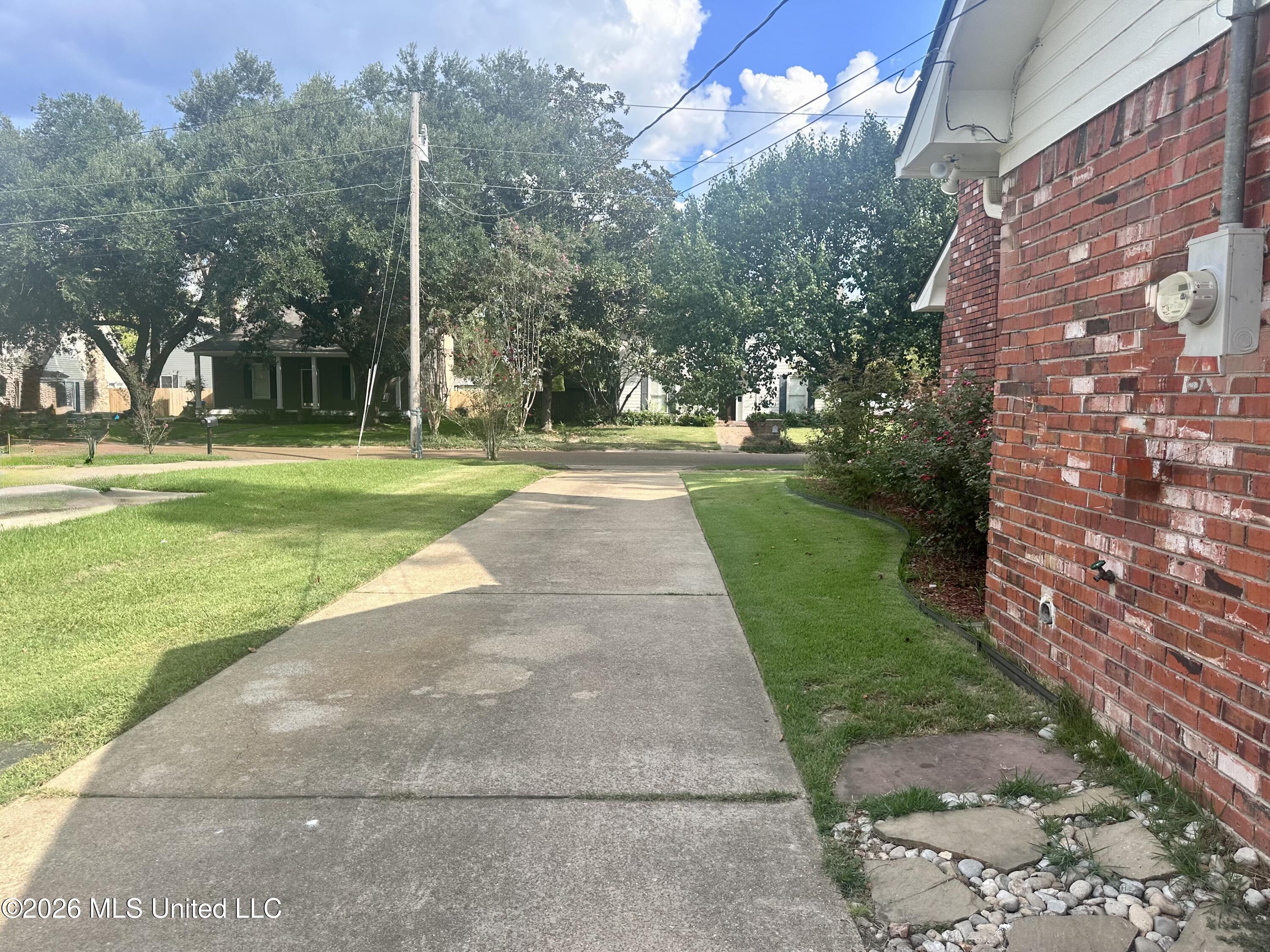 806 Lindberg Avenue