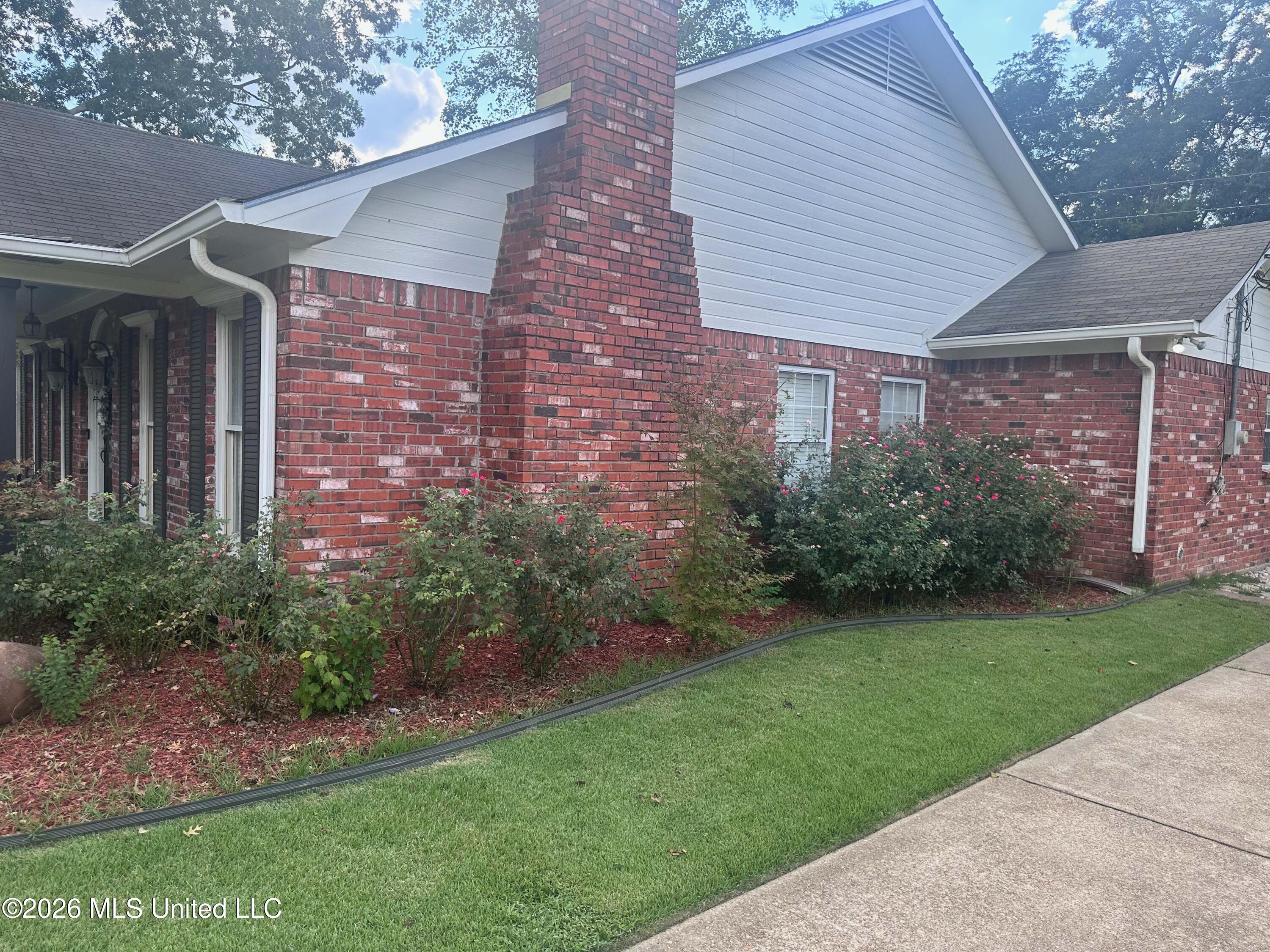 806 Lindberg Avenue