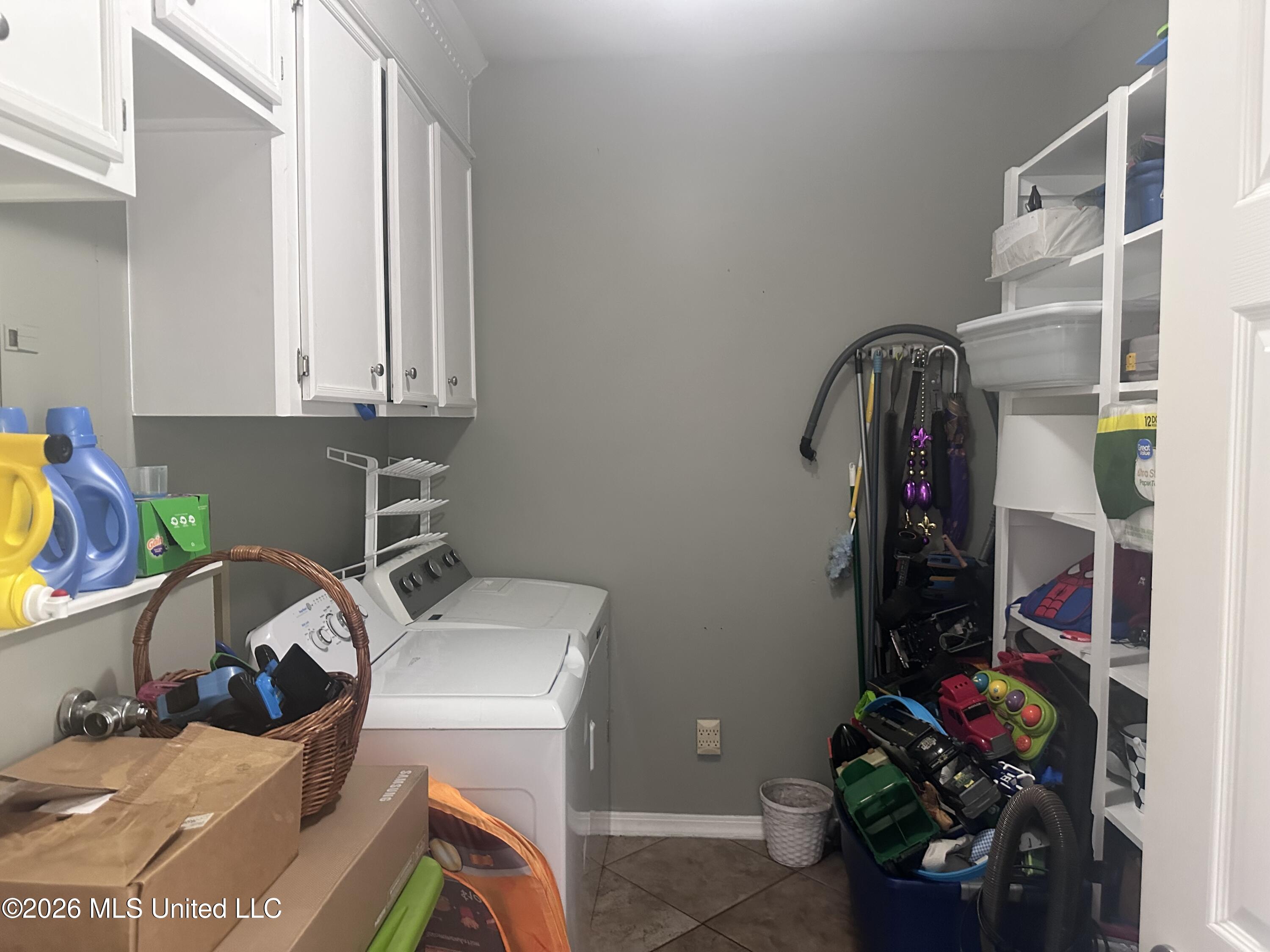 806 Lindberg Avenue