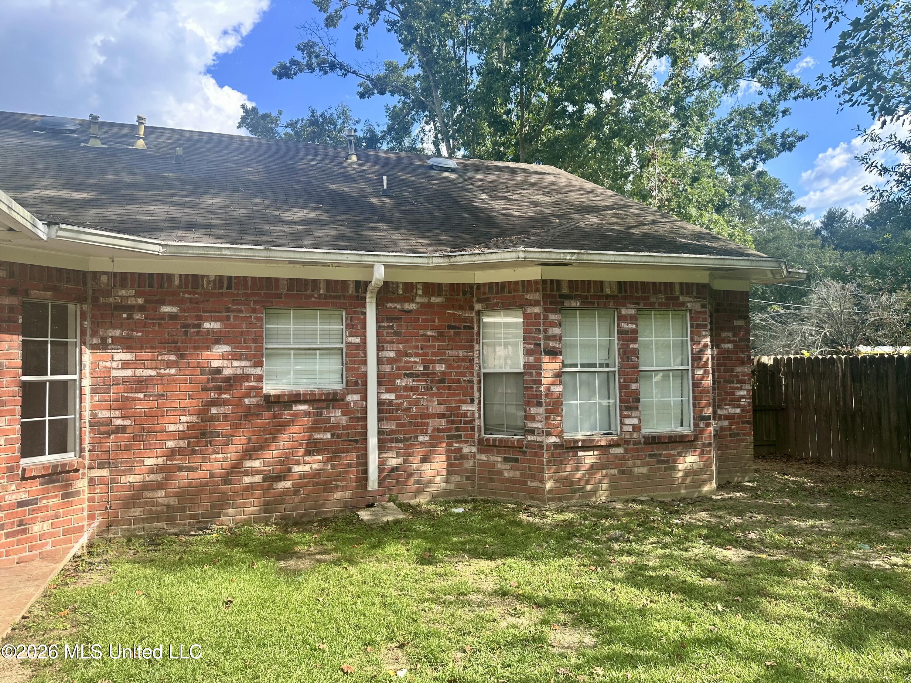 806 Lindberg Avenue