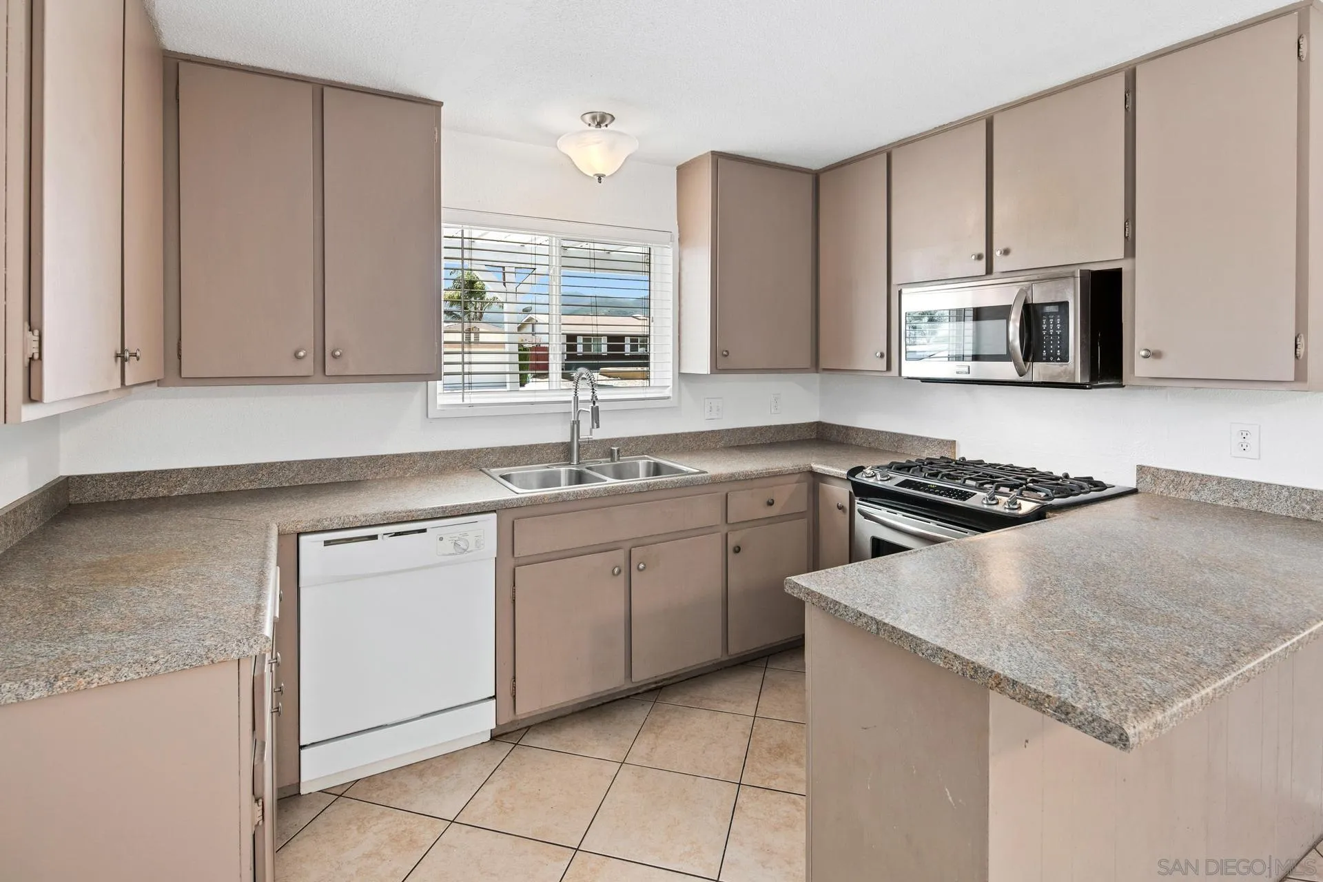 8326 Rumson Dr