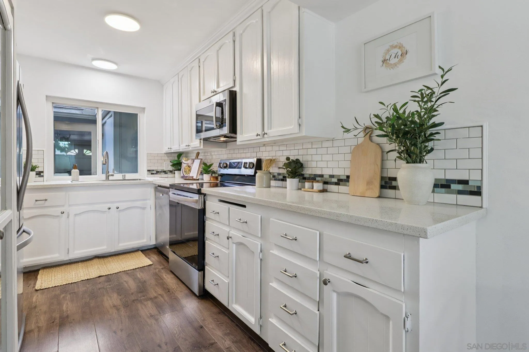 324 Countrywood Ln