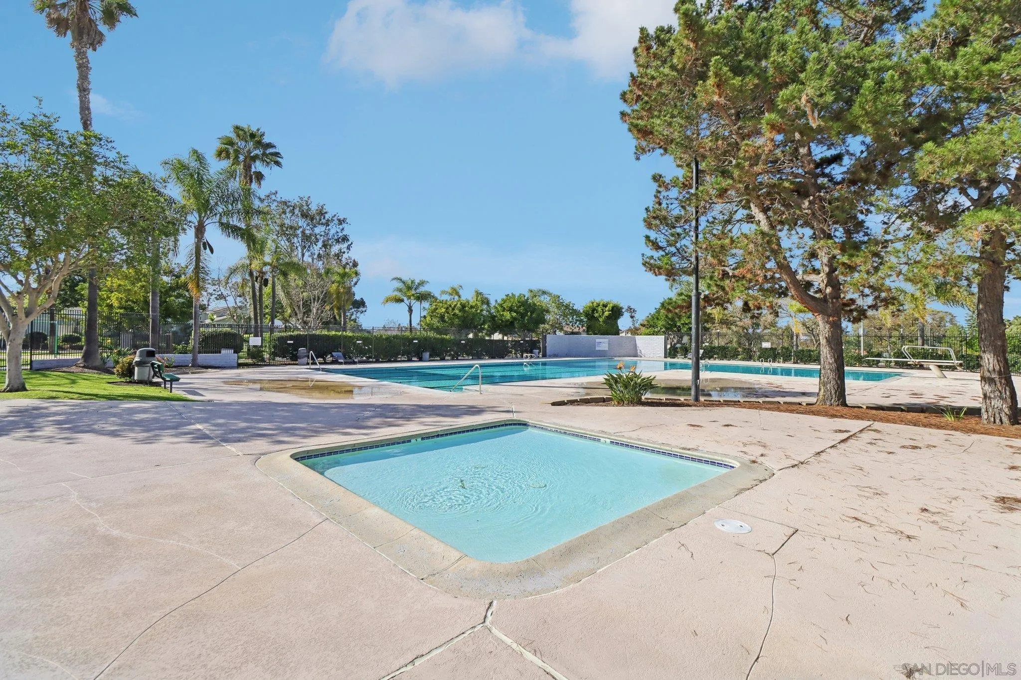 324 Countrywood Ln