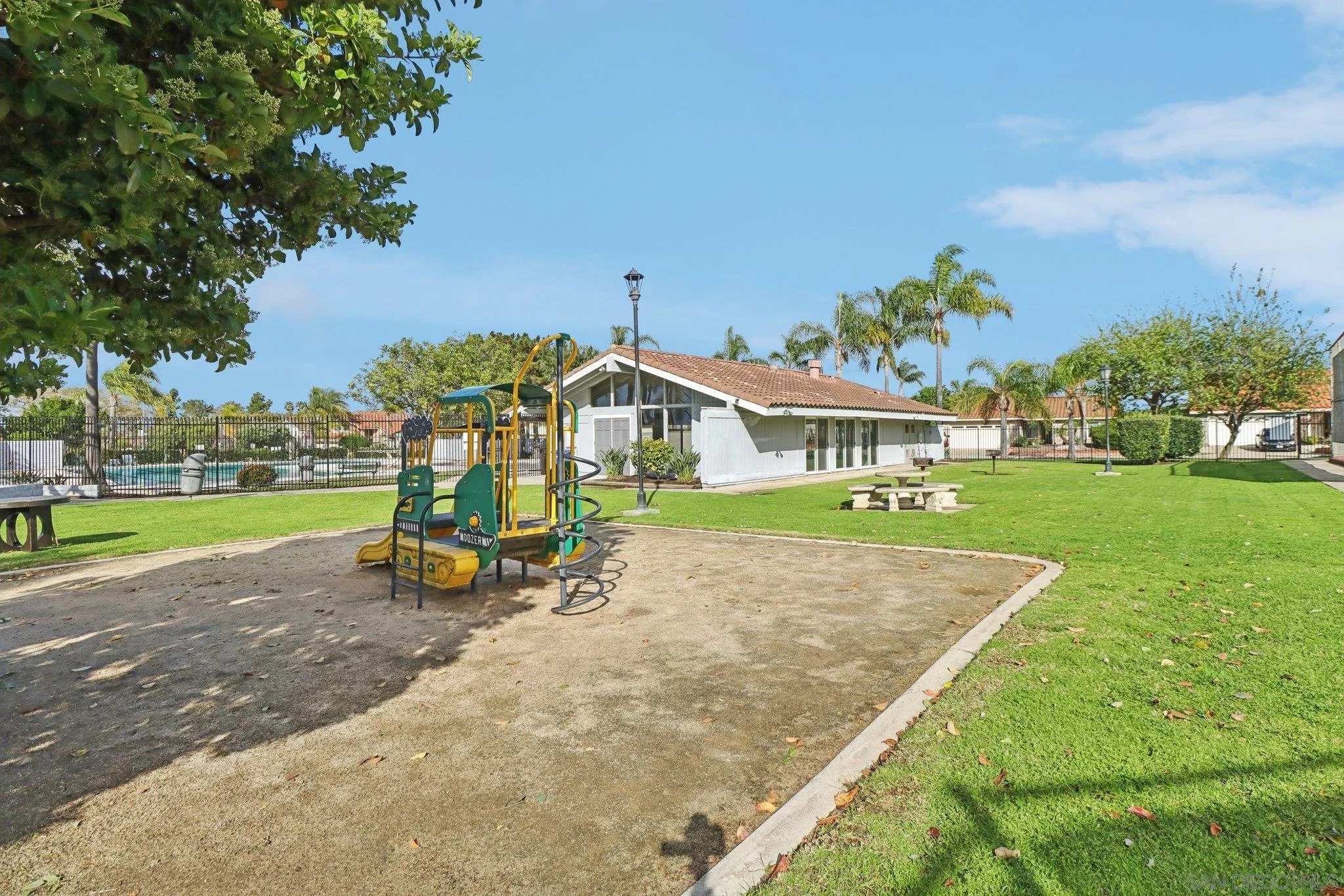 324 Countrywood Ln