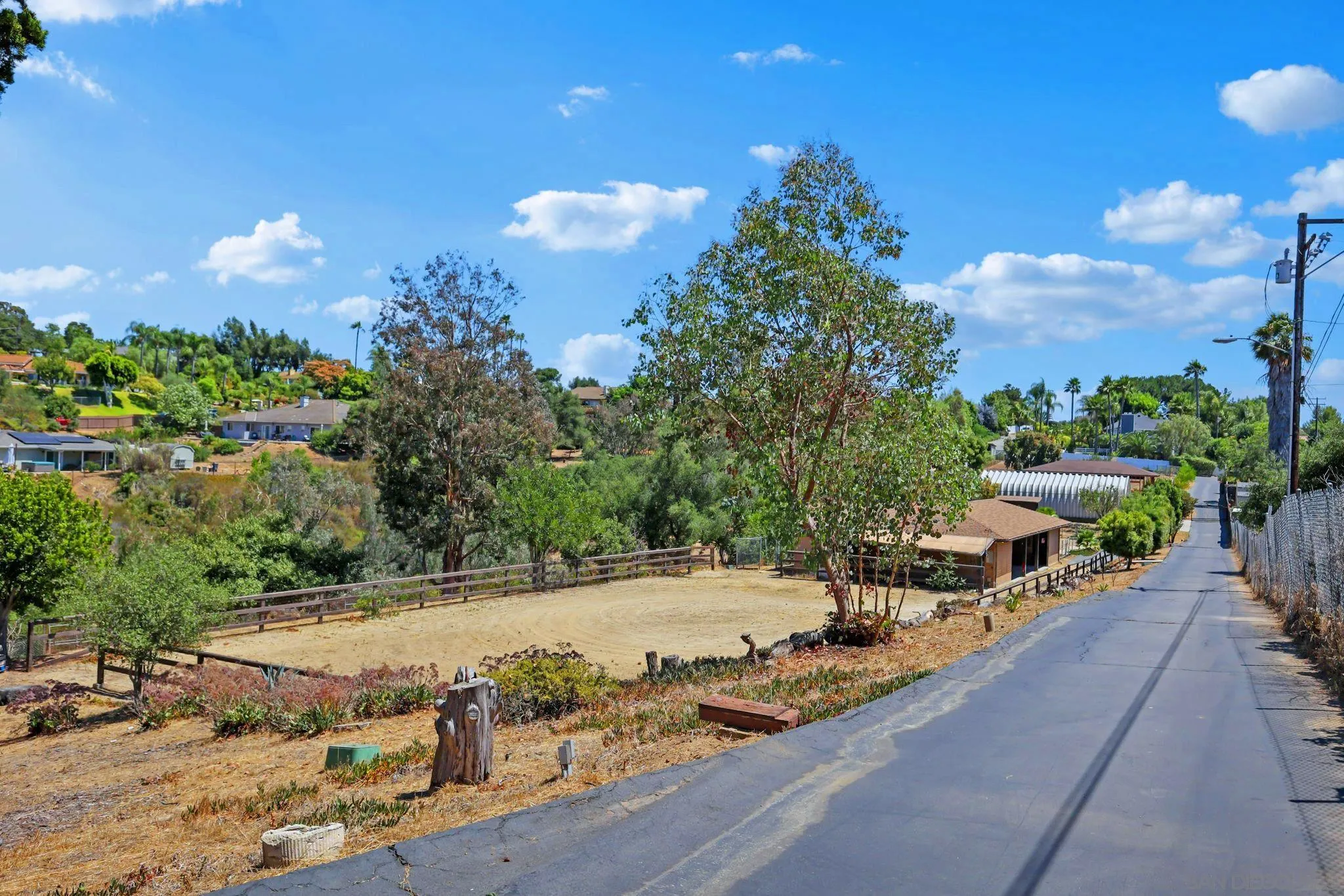 974 Via Hillview