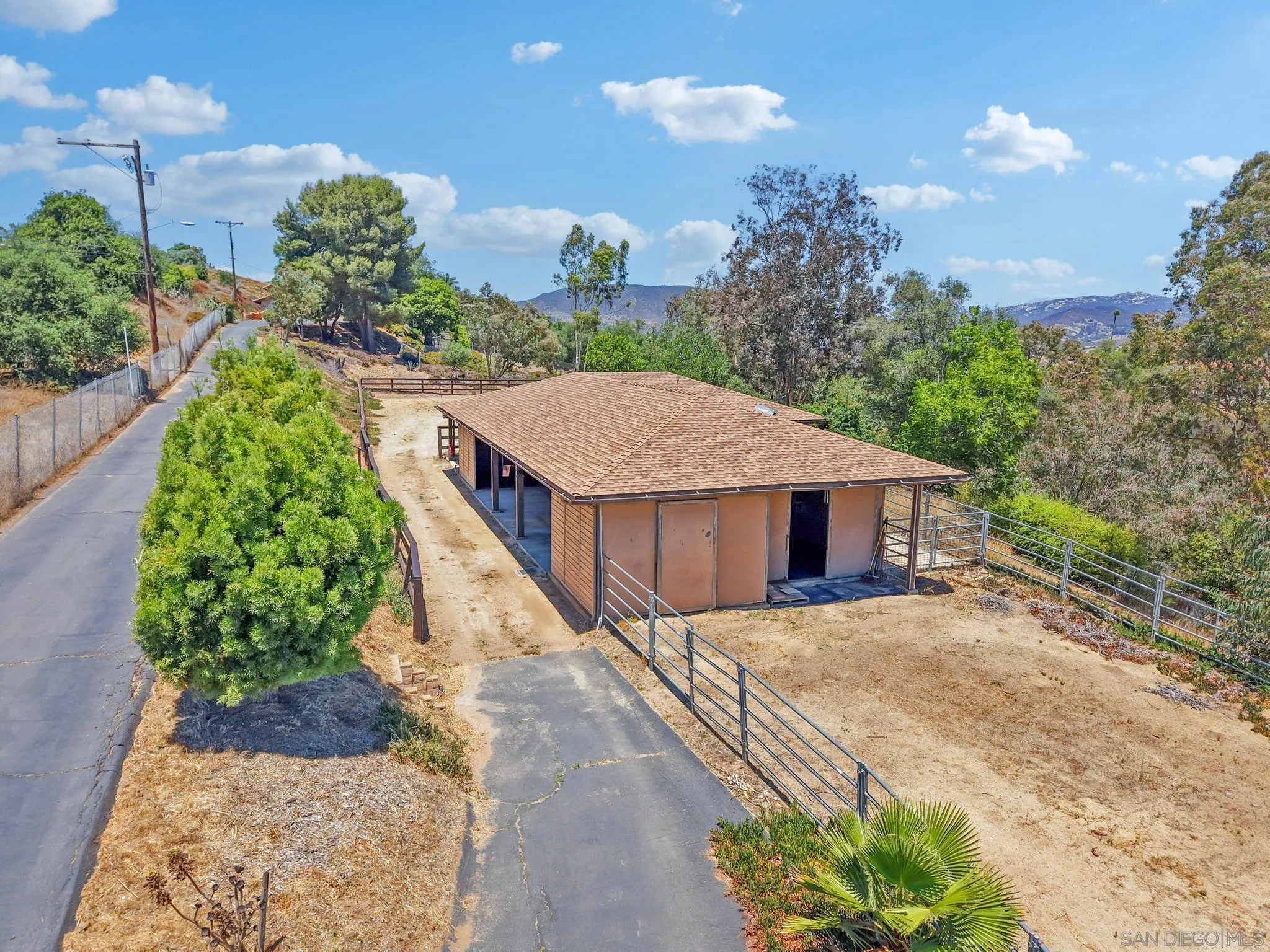 974 Via Hillview