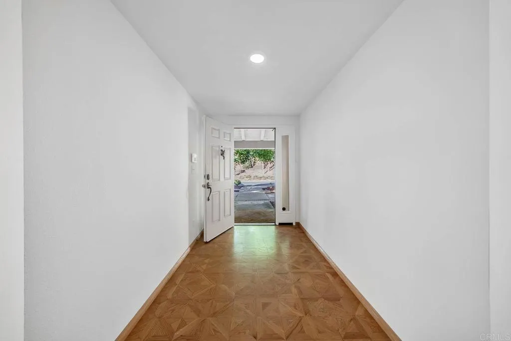 2667 Caminito Prado