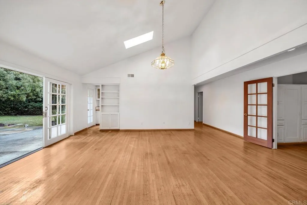 2667 Caminito Prado