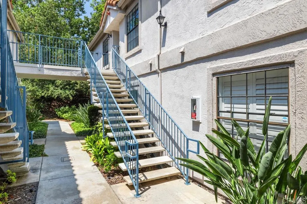 10337 Azuaga Street Unit 218