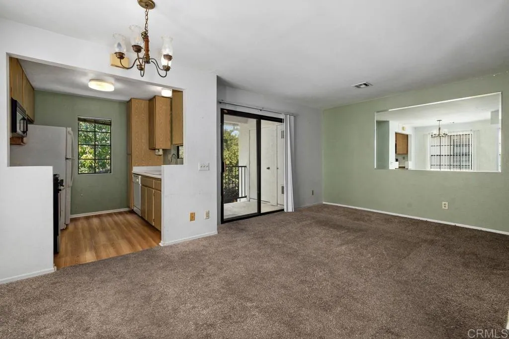 10337 Azuaga Street Unit 218