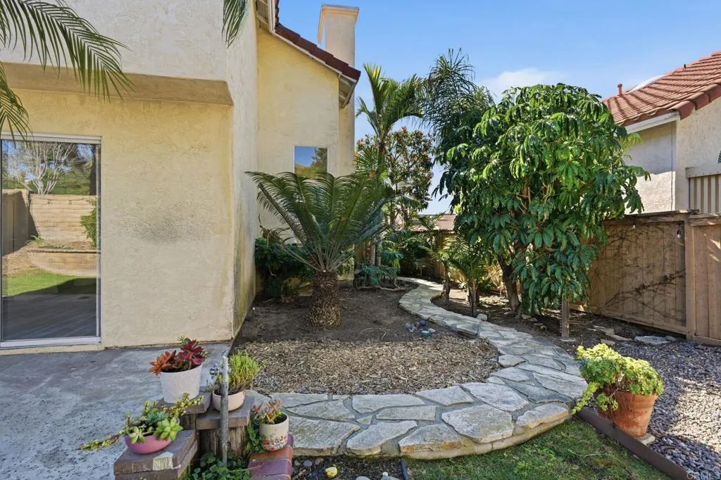 1692 Harbor Dr