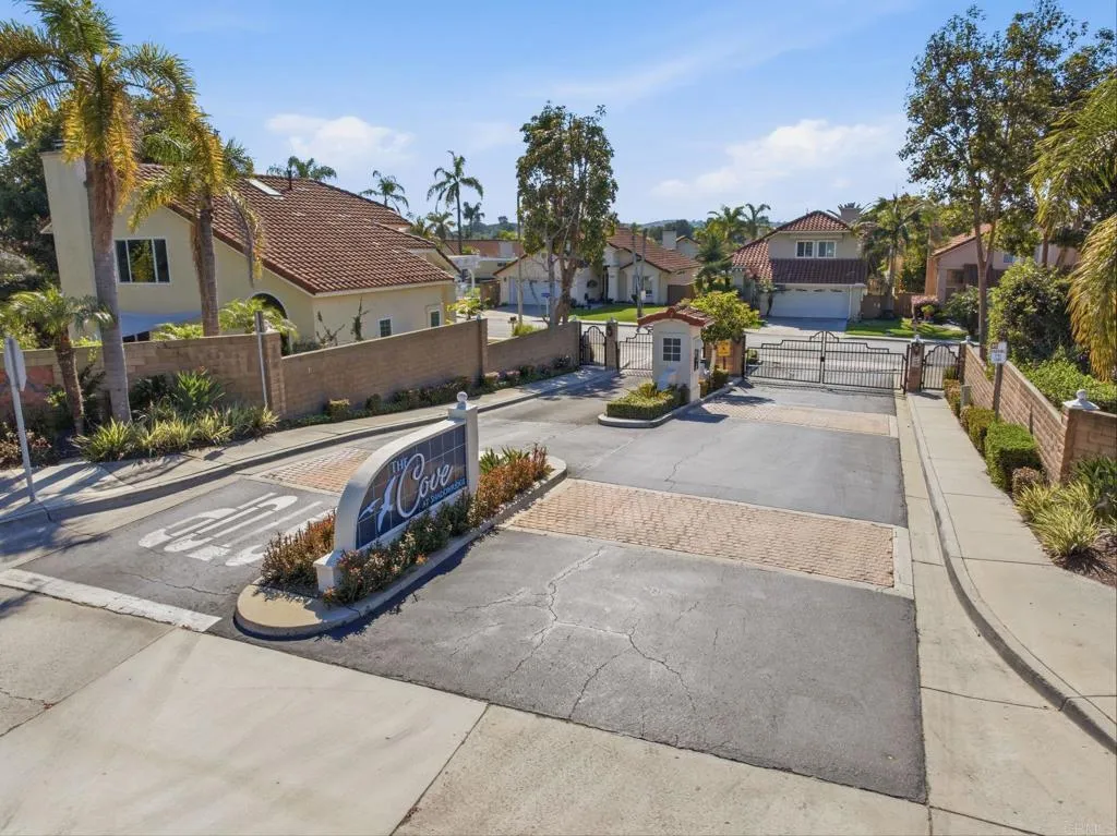 1692 Harbor Dr