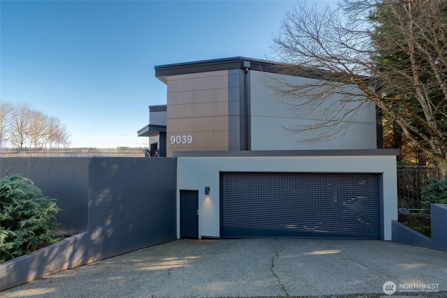 9039 NE Juanita Drive Unit: 306
