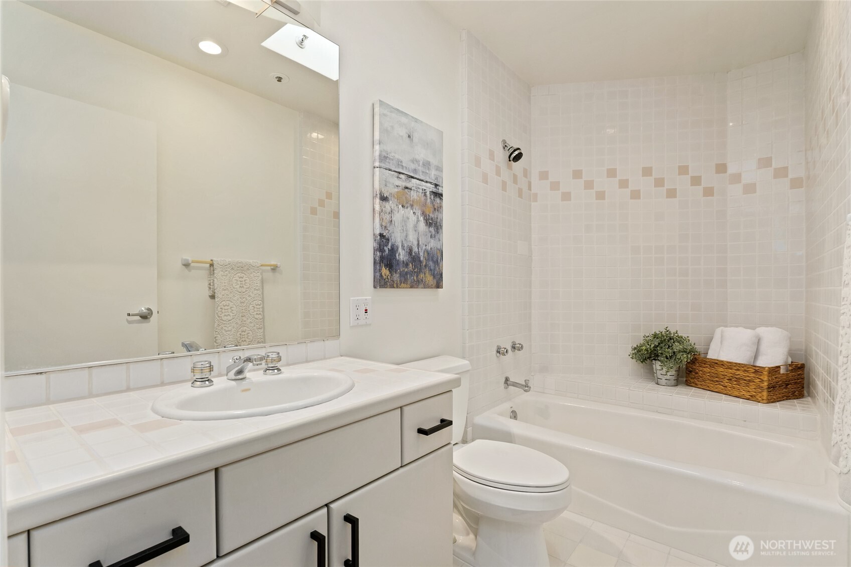 9039 NE Juanita Drive Unit: 306