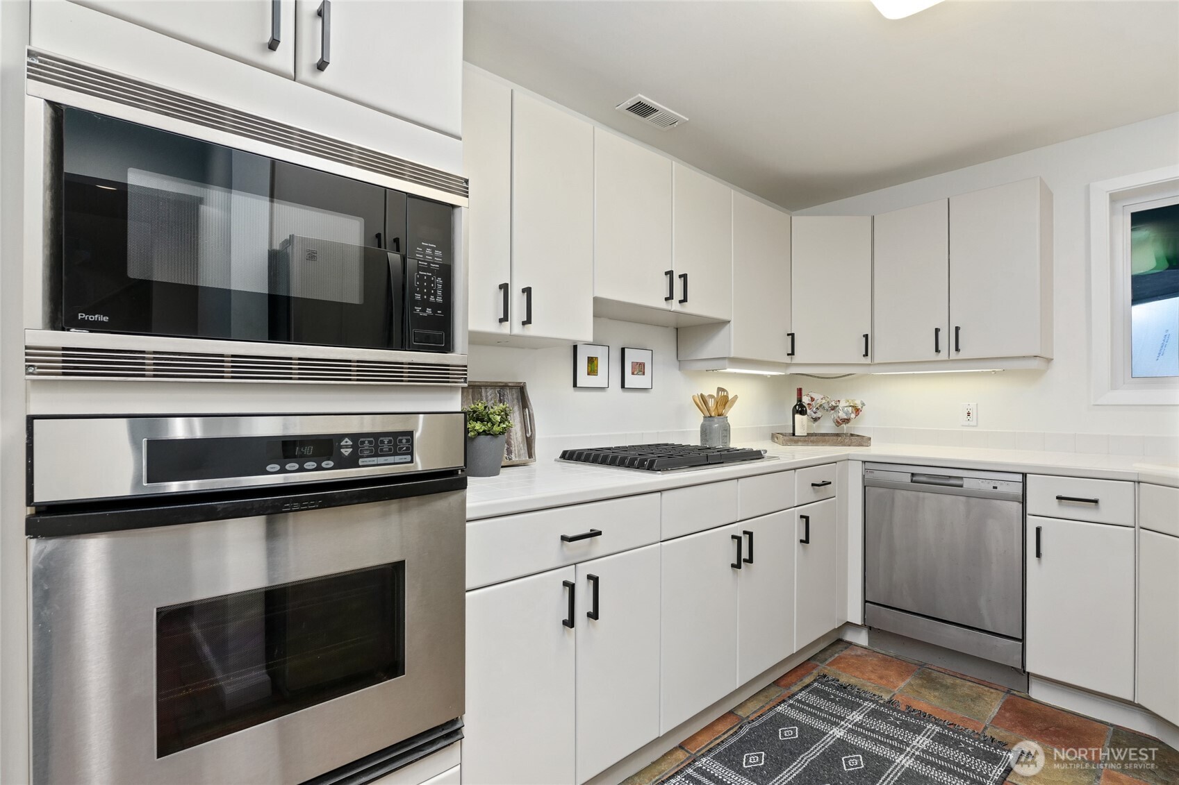 9039 NE Juanita Drive Unit: 306