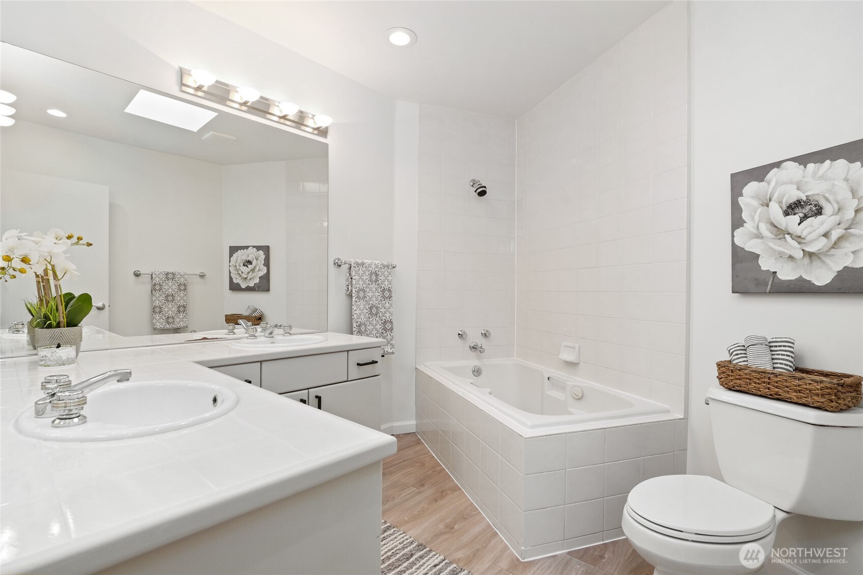 9039 NE Juanita Drive Unit: 306